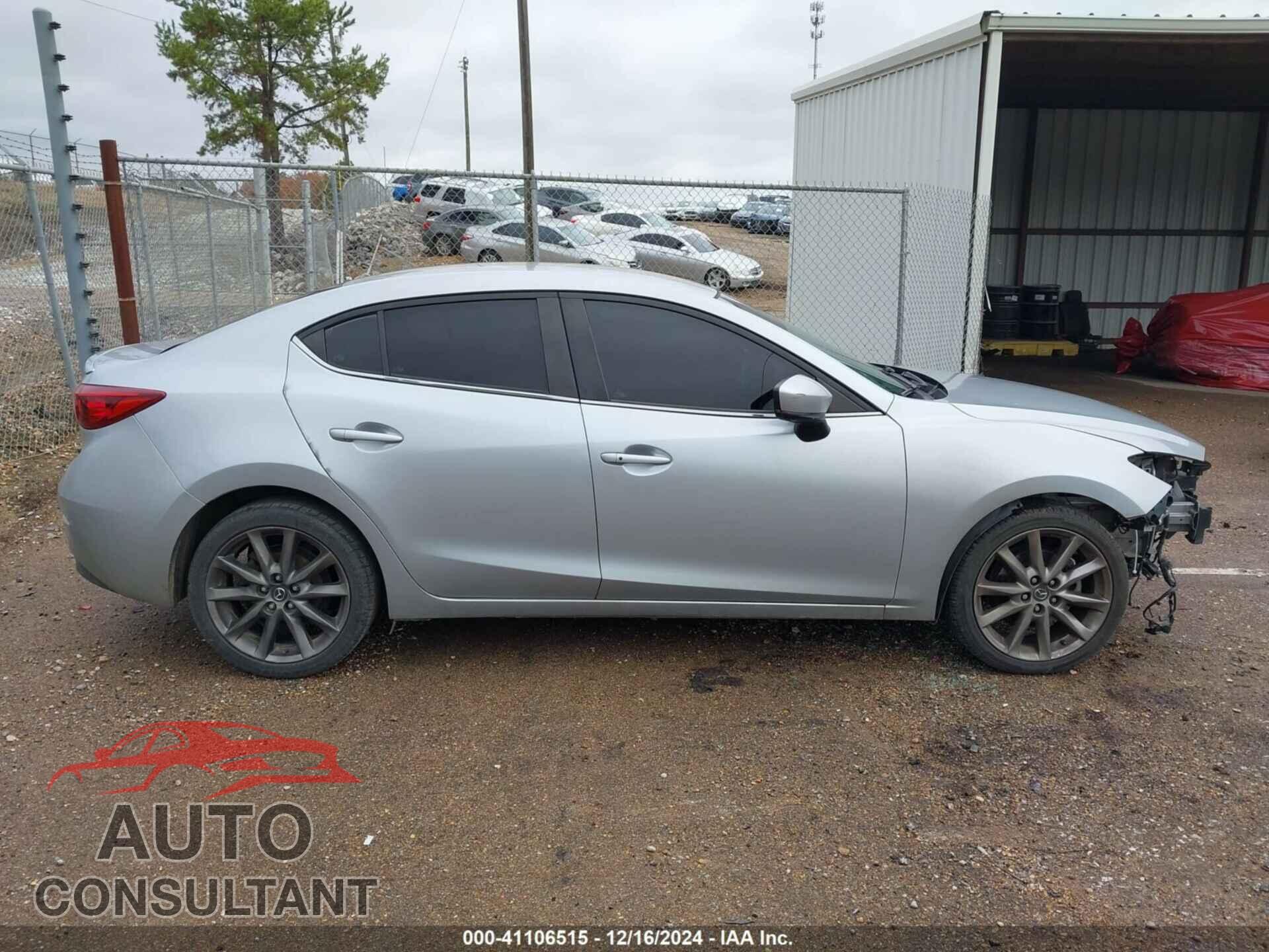 MAZDA 3 2018 - 3MZBN1V32JM201543