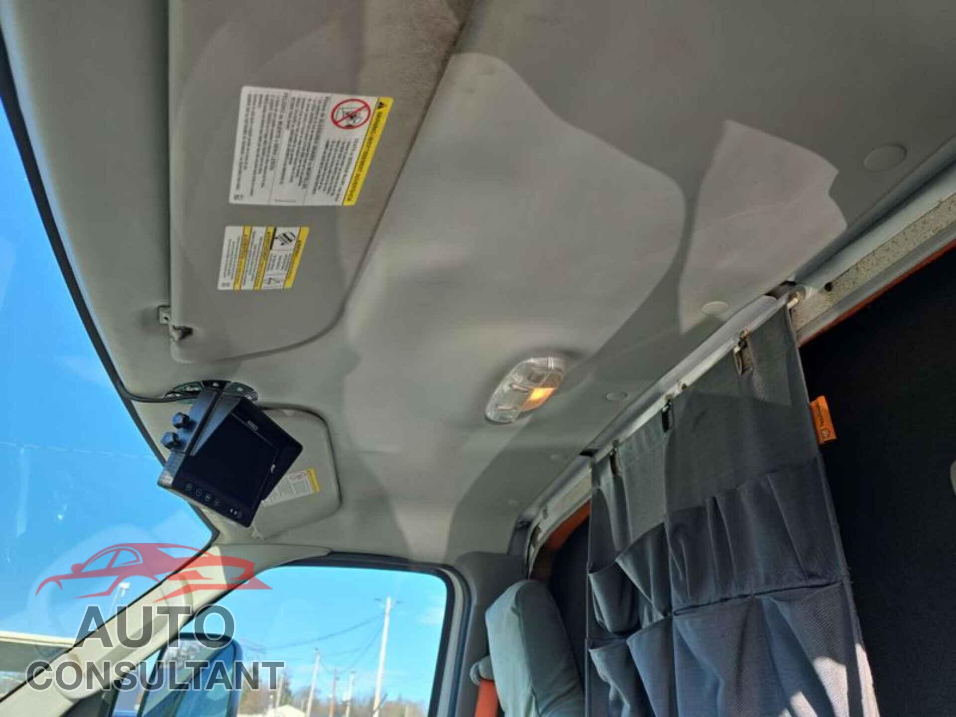 FORD ECONOLINE 2018 - 1FDXE4FSXJDC25029