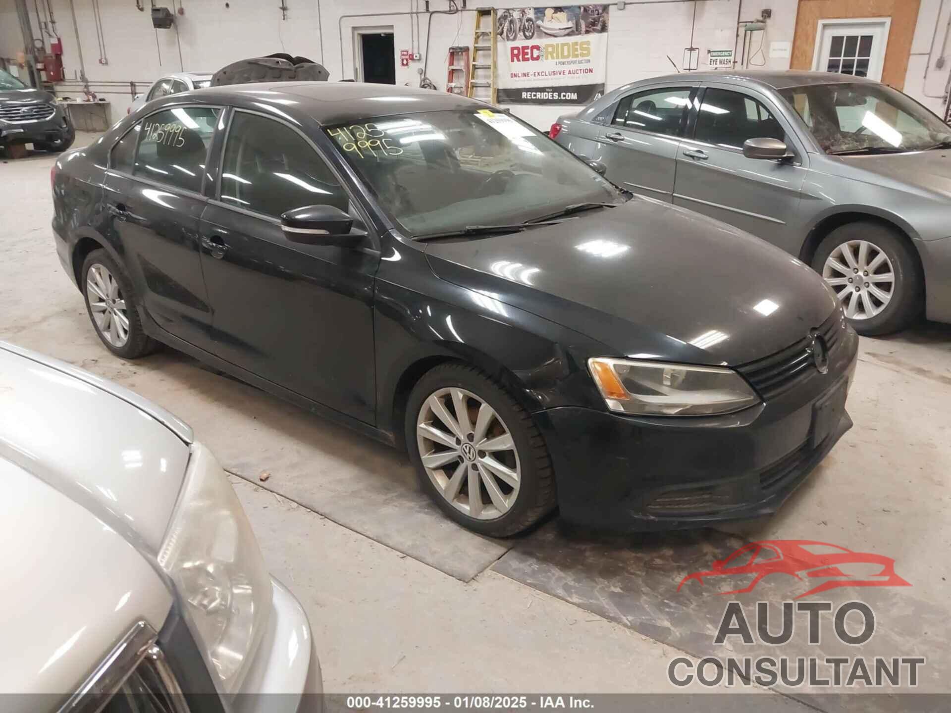 VOLKSWAGEN JETTA 2011 - 3VWDZ7AJ3BM330011
