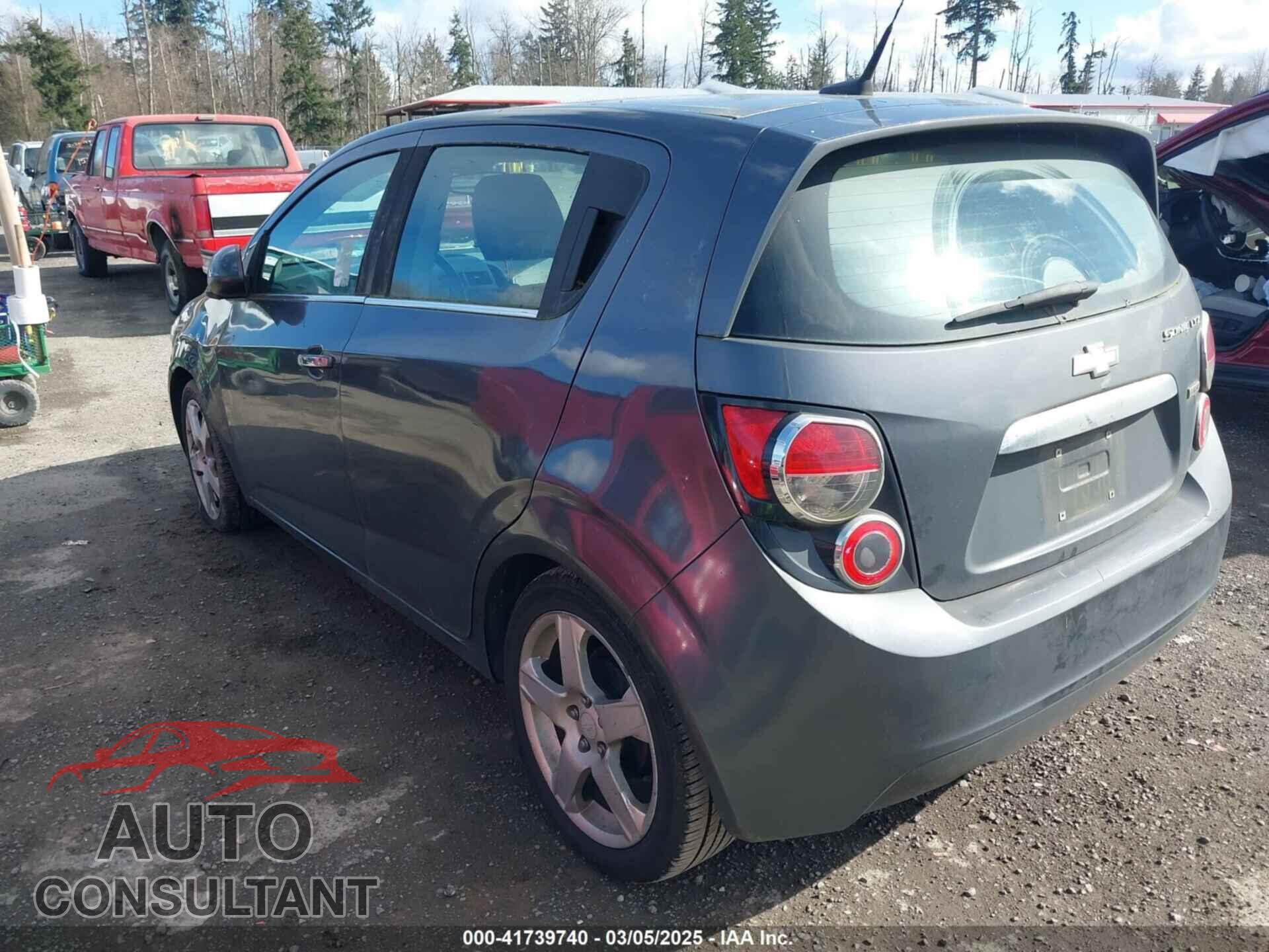 CHEVROLET SONIC 2013 - 1G1JE6SB1D4129735