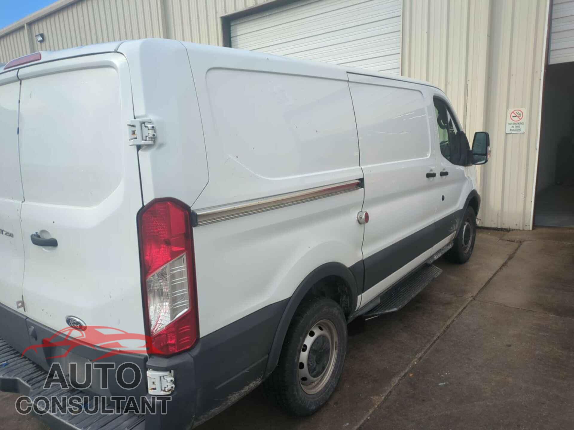 FORD TRANSIT 2017 - 1FTYR1YM7HKB33246