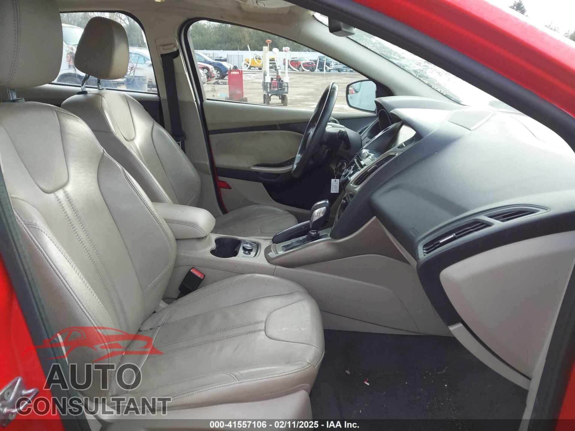 FORD FOCUS 2012 - 1FAHP3M22CL245340