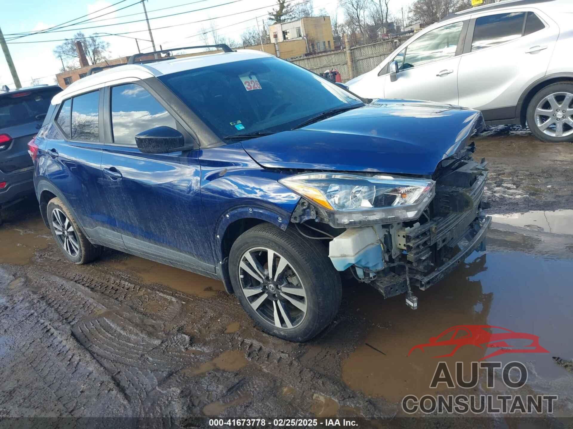 NISSAN KICKS 2018 - 3N1CP5CU8JL518157