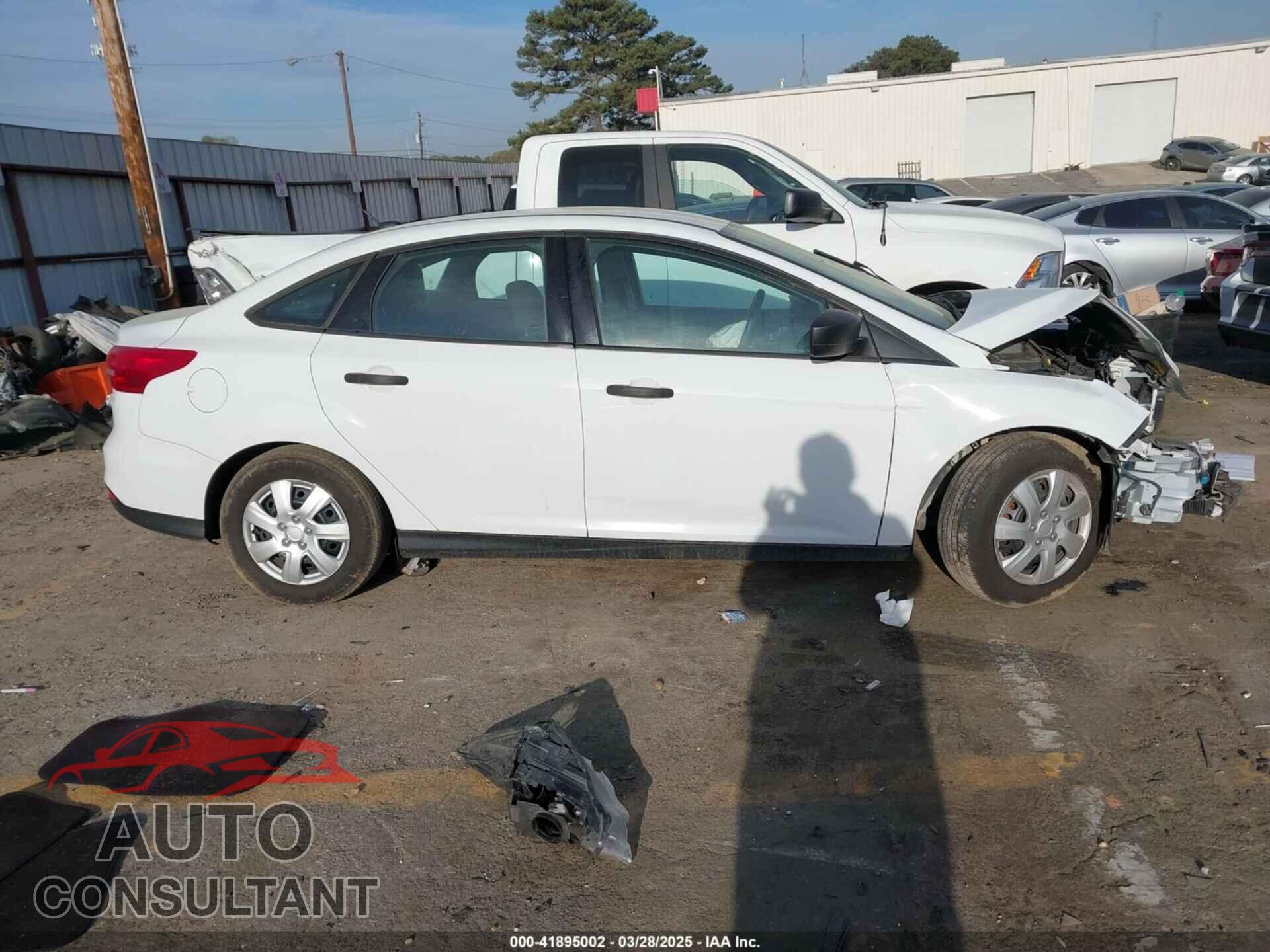 FORD FOCUS 2016 - 1FADP3E27GL225152