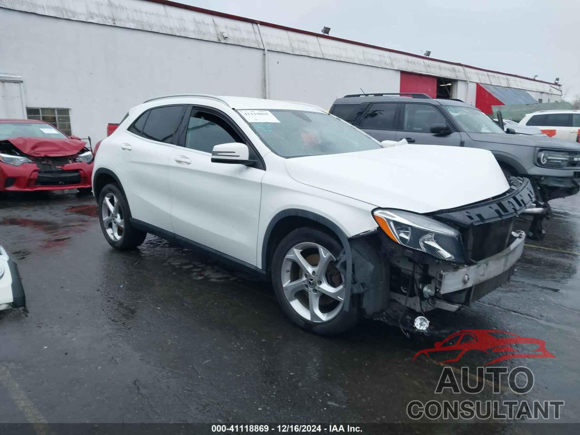 MERCEDES-BENZ GLA 250 2018 - WDCTG4GB5JJ424741