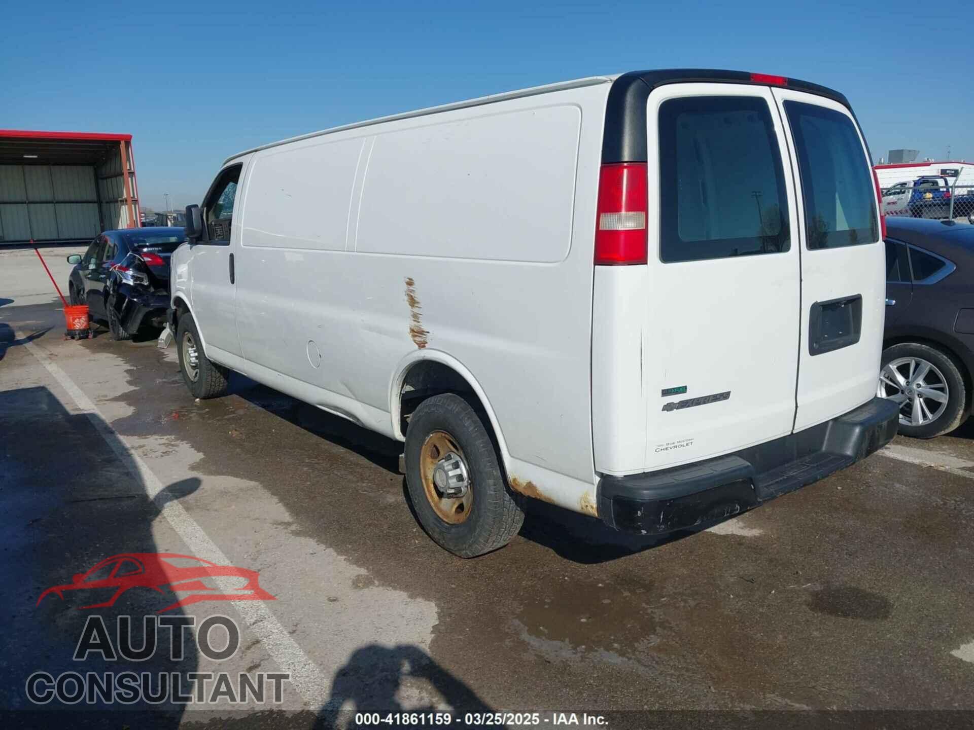 CHEVROLET EXPRESS 2500 2011 - 1GCWGGCA5B1112860