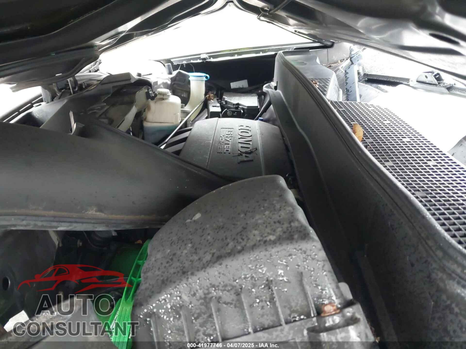 HONDA PILOT 2015 - 5FNYF4H51FB064583