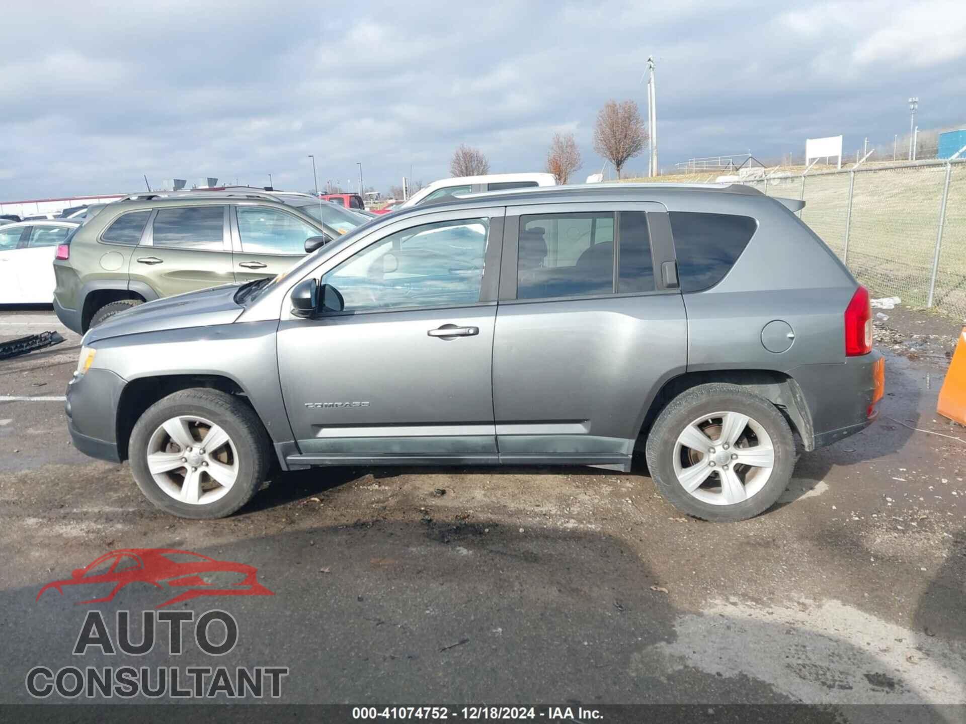 JEEP COMPASS 2011 - 1J4NF1FB2BD281534