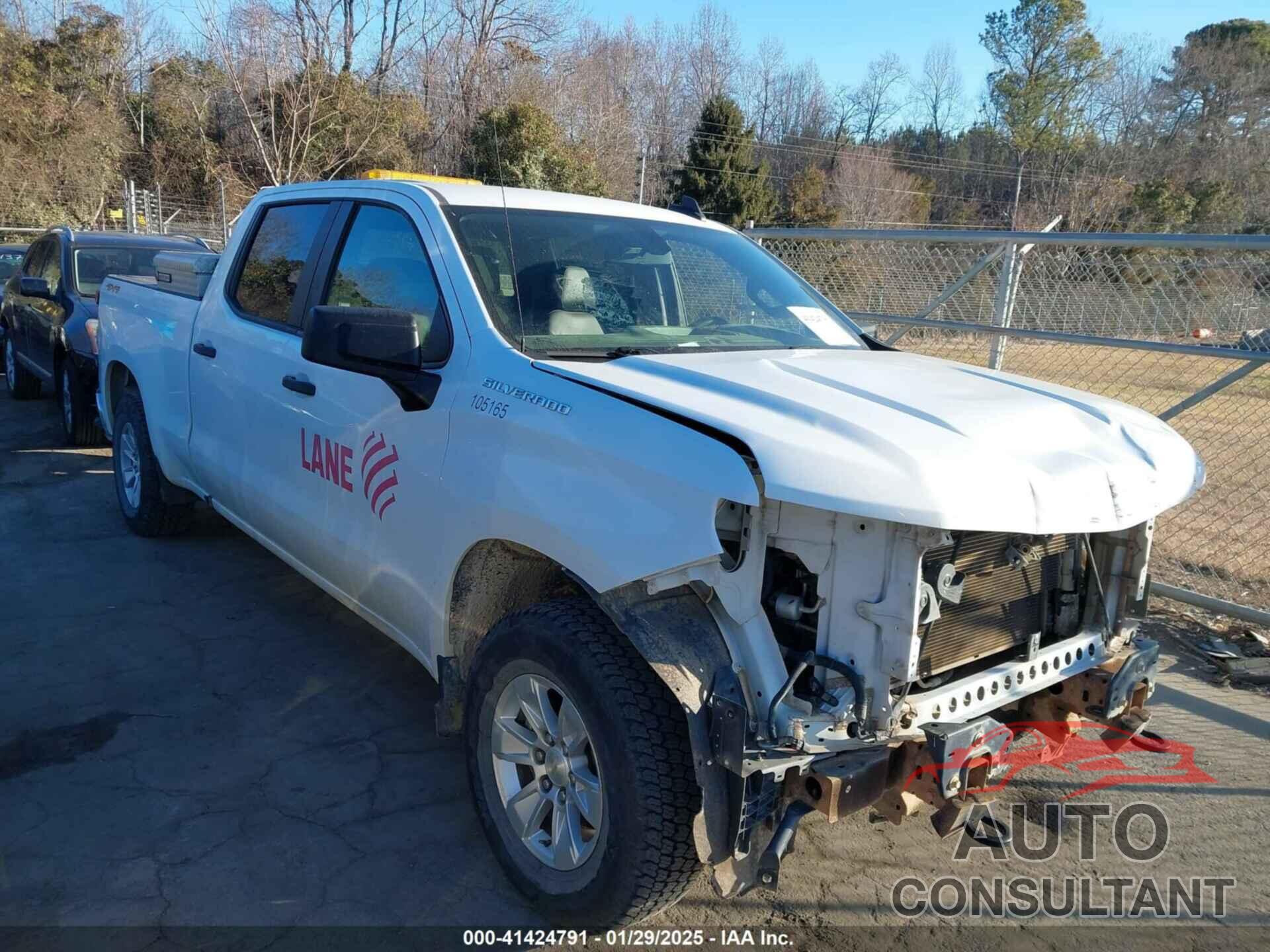 CHEVROLET SILVERADO 1500 2019 - 1GCUYAEF3KZ174365