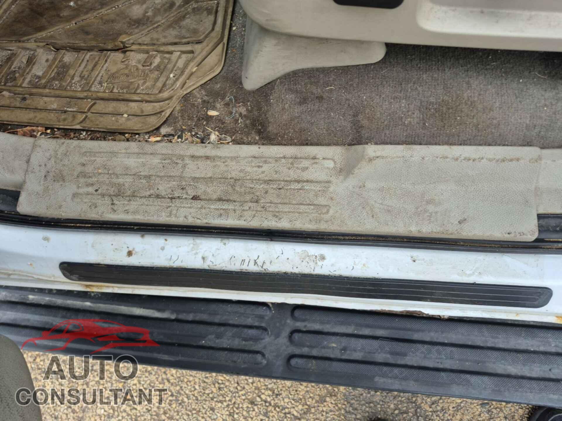 FORD EXPEDITION 2011 - 1FMJU1G5XBEF52428