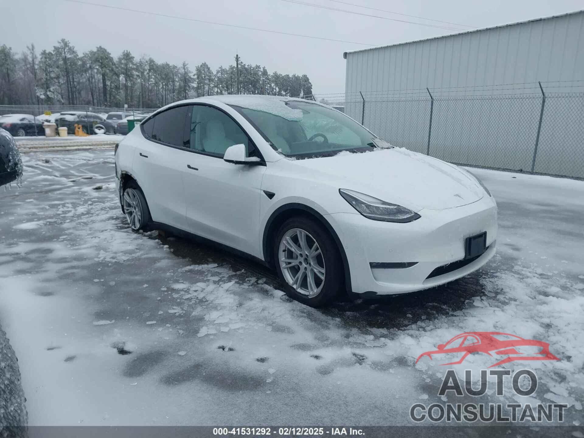 TESLA MODEL Y 2022 - 7SAYGDEE7NF367810