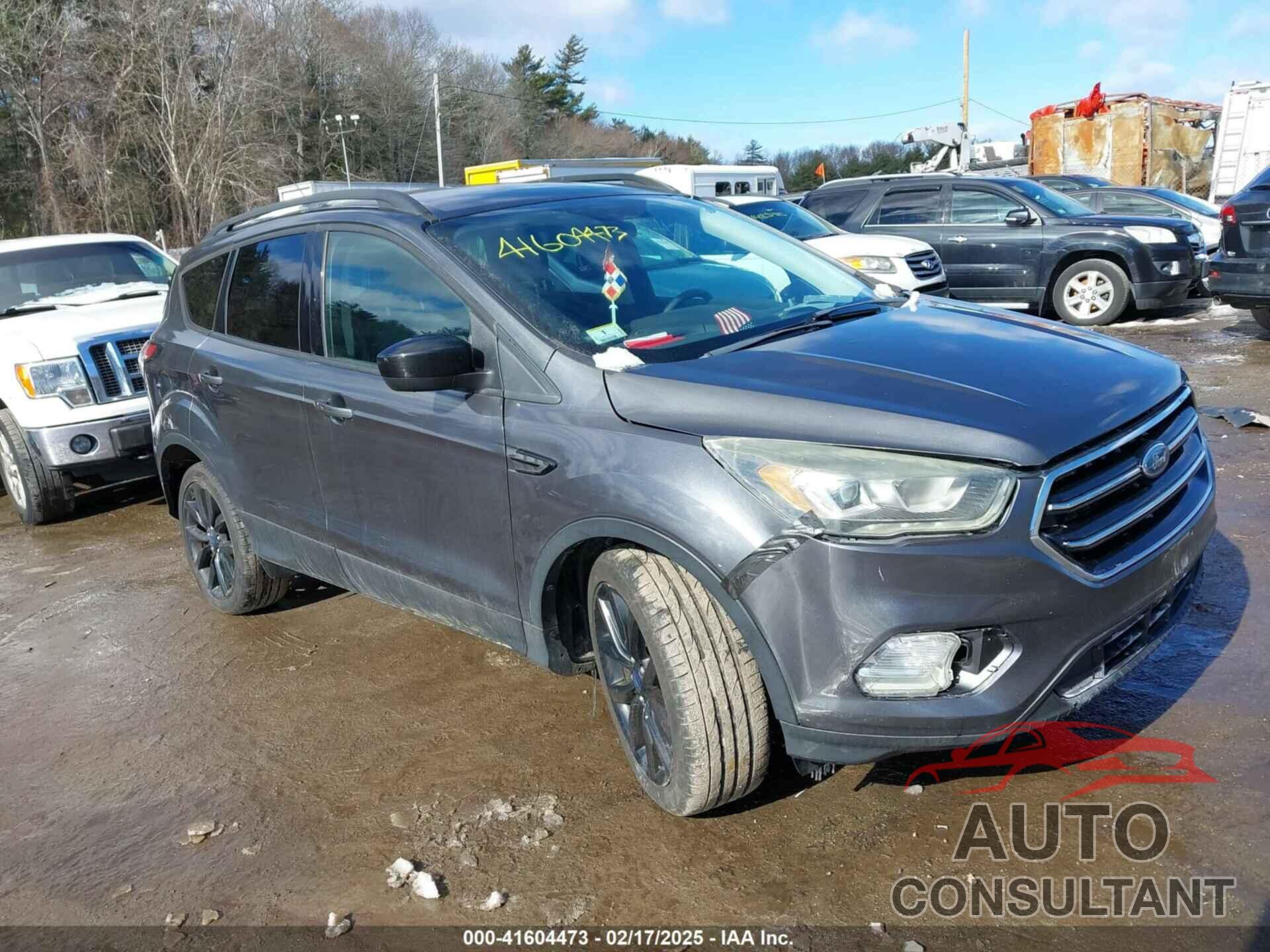 FORD ESCAPE 2017 - 1FMCU0GD3HUA02643
