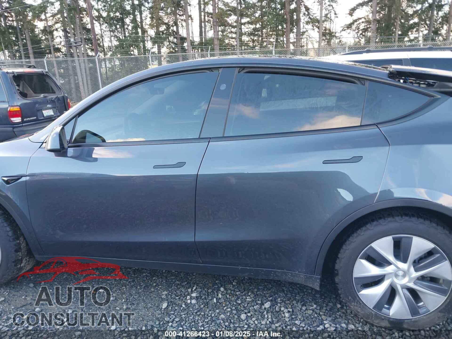 TESLA MODEL Y 2023 - 7SAYGDEE5PF913748