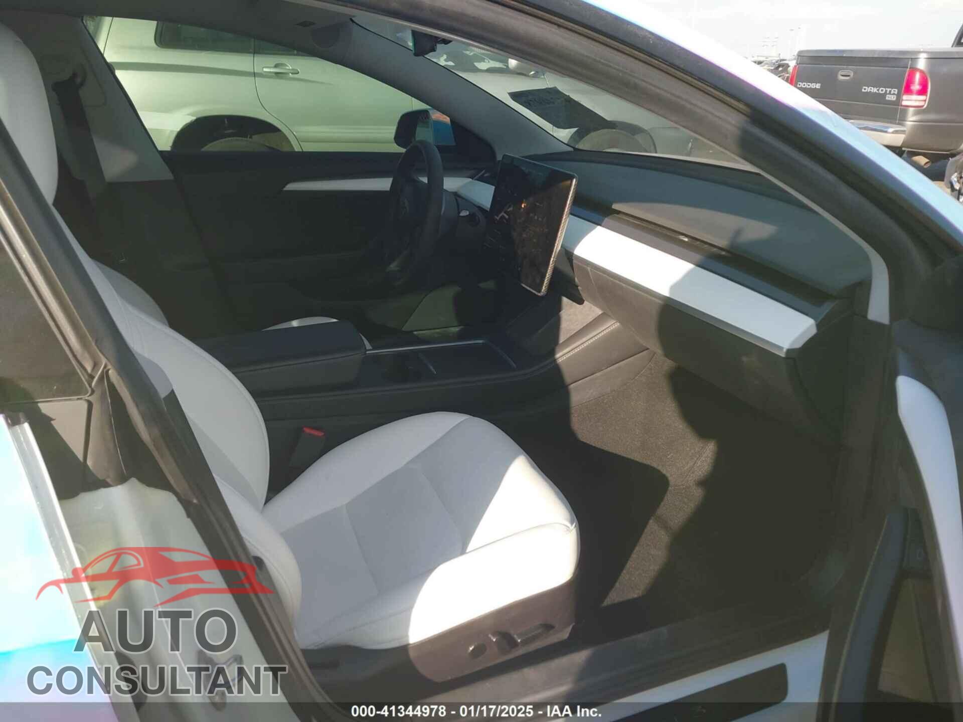 TESLA MODEL 3 2021 - 5YJ3E1EB6MF053940