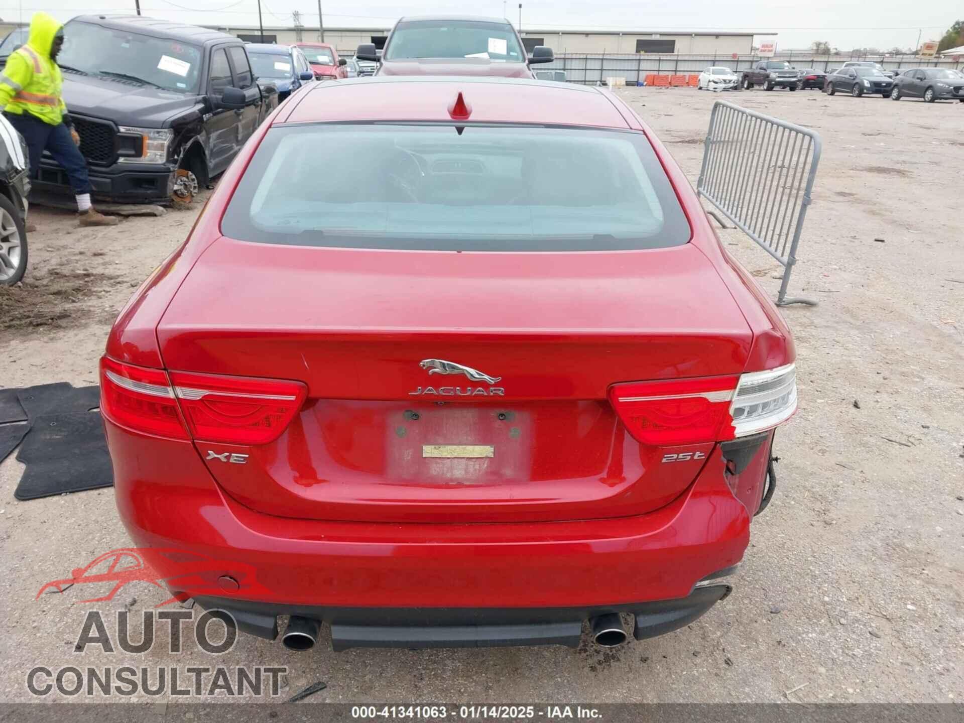 JAGUAR XE 2017 - SAJAD4BG0HA949193