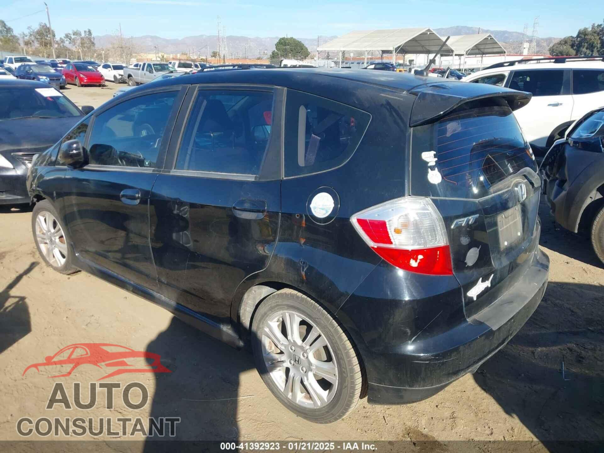 HONDA FIT 2011 - JHMGE8H57BC017568