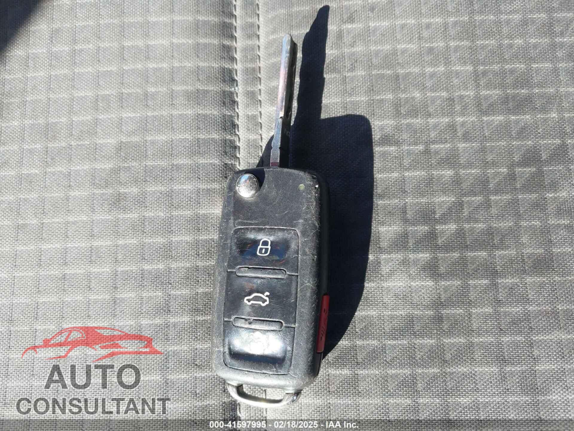 VOLKSWAGEN JETTA 2017 - 3VW2B7AJ1HM256401