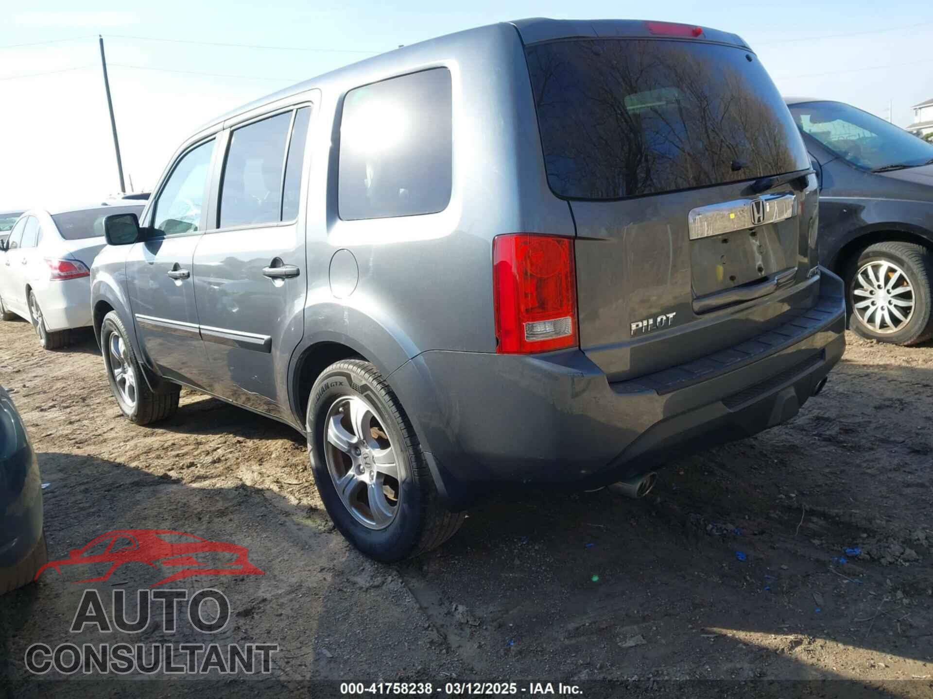 HONDA PILOT 2013 - 5FNYF4H52DB020184