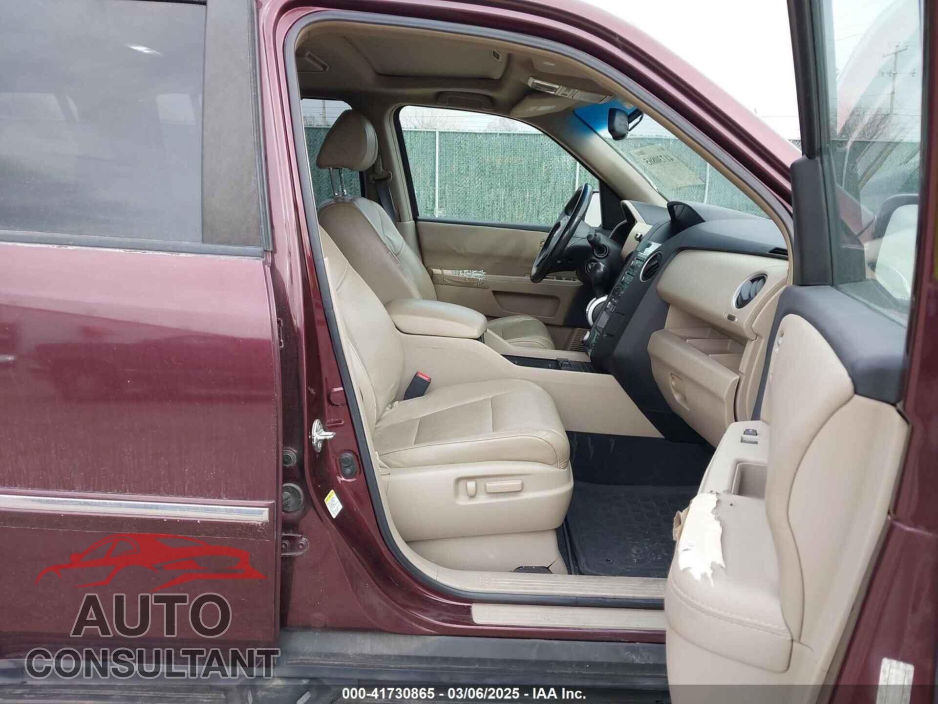 HONDA PILOT 2009 - 5FNYF48949B025817