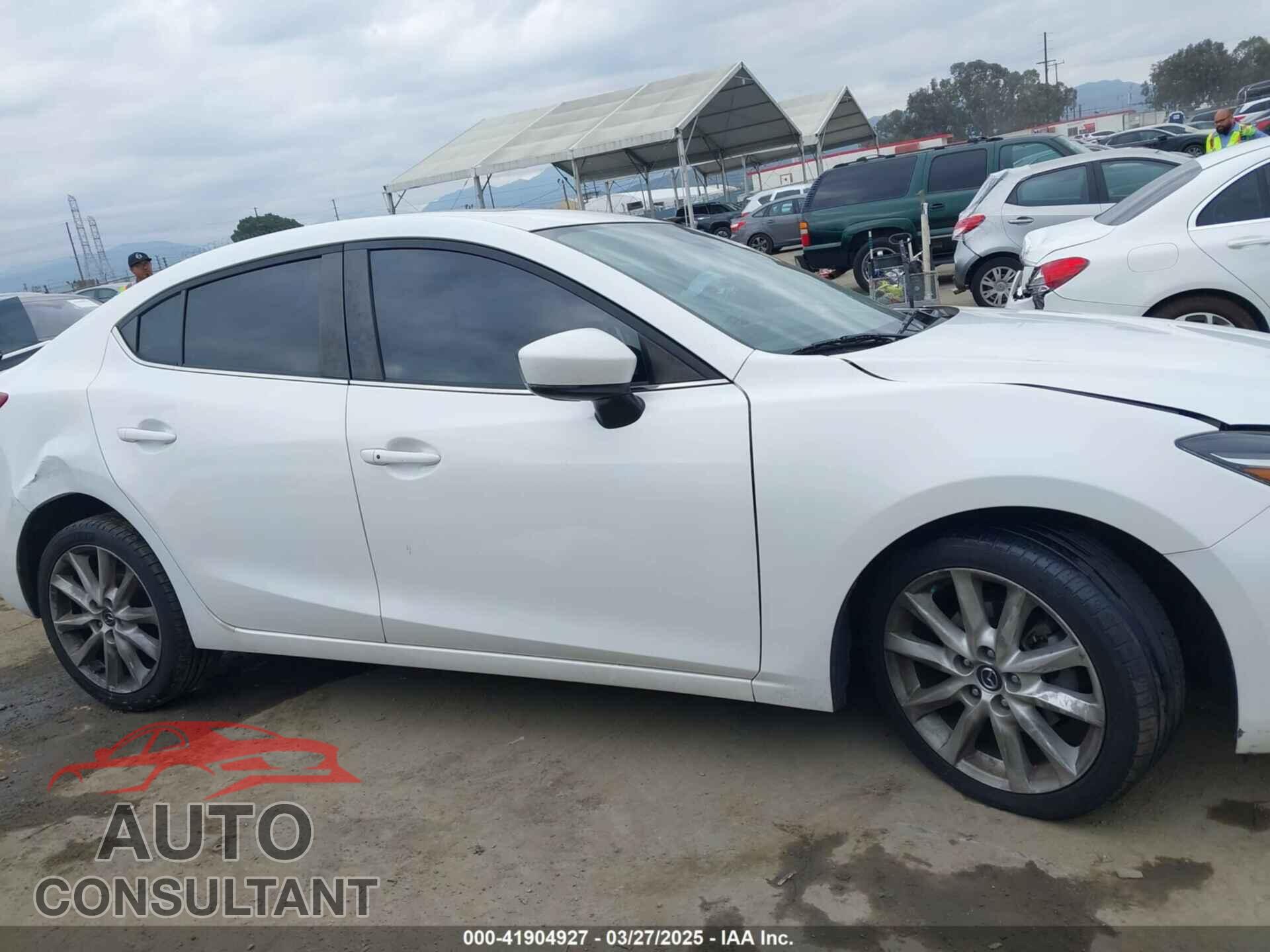 MAZDA MAZDA3 2017 - 3MZBN1W32HM137772