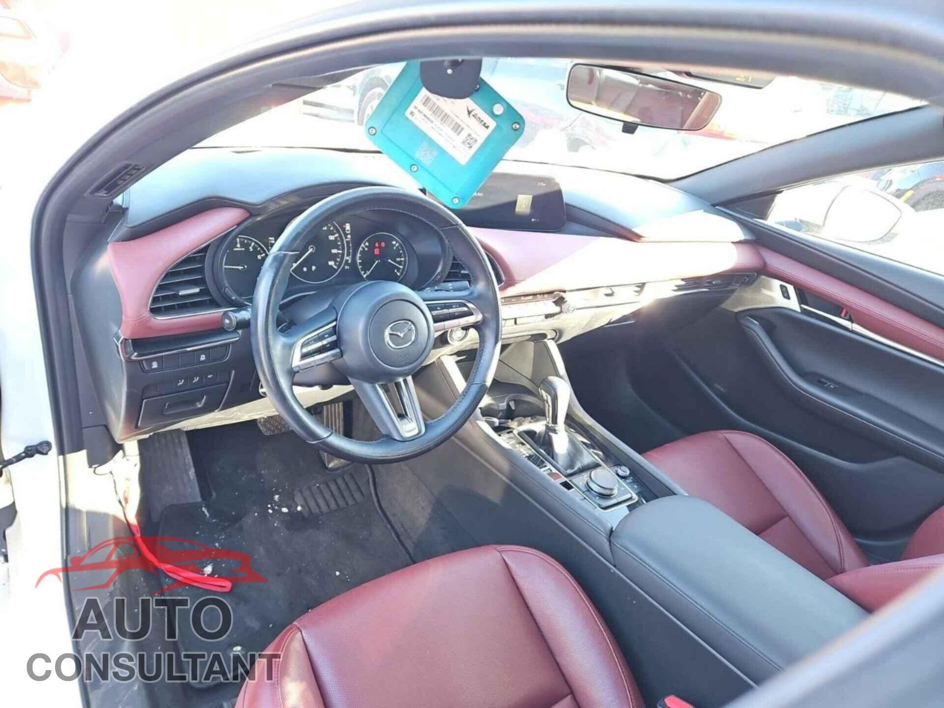 MAZDA 3 2021 - JM1BPBML4M1401572
