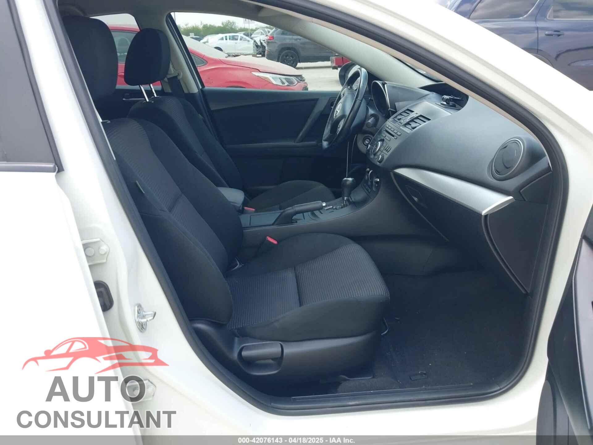 MAZDA MAZDA3 2012 - JM1BL1V72C1677190