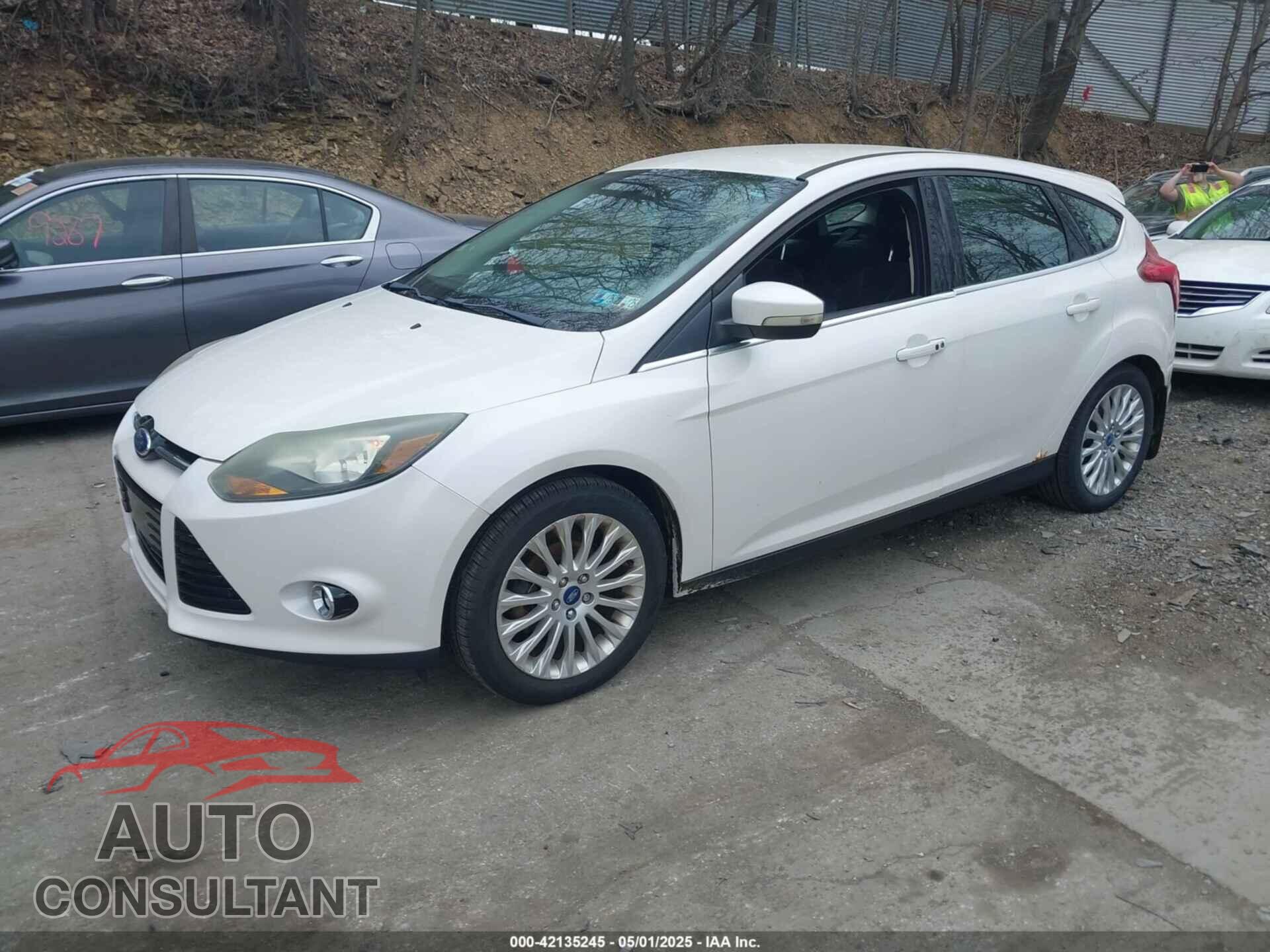 FORD FOCUS 2012 - 1FAHP3N26CL183004
