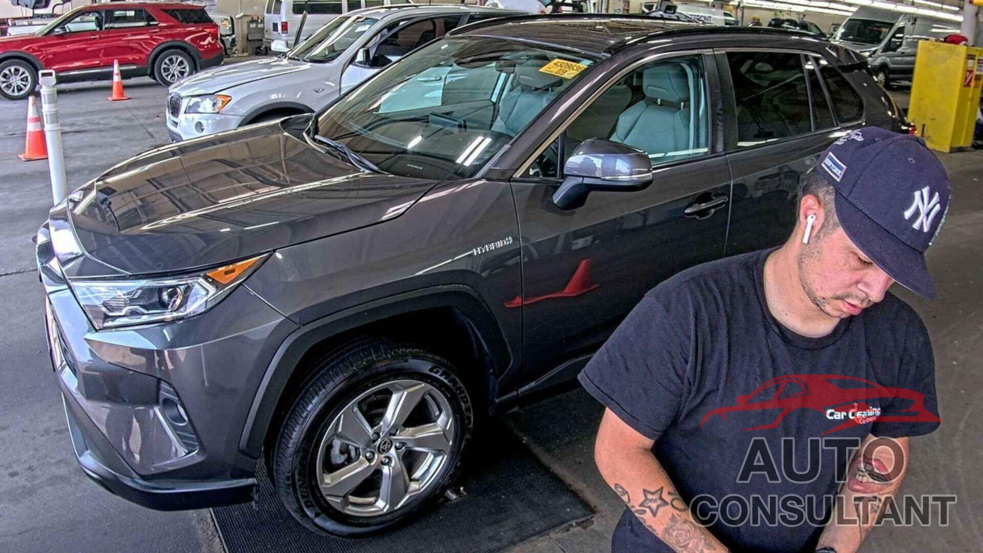 TOYOTA RAV4 2021 - 2T3B6RFV8MW020173
