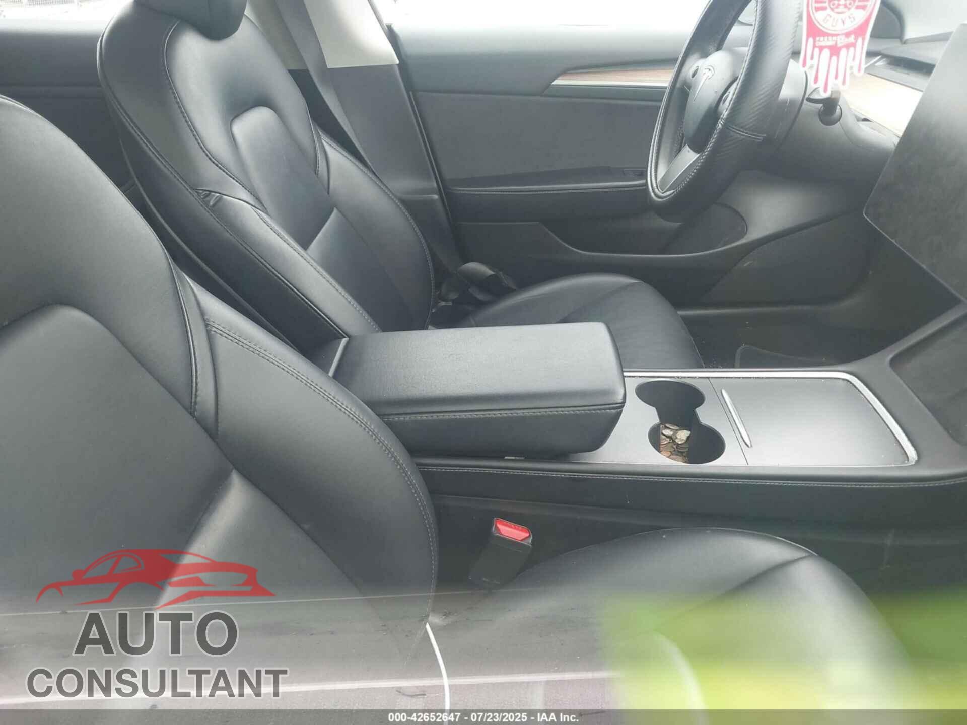 TESLA MODEL 3 2021 - 5YJ3E1EB8MF013066
