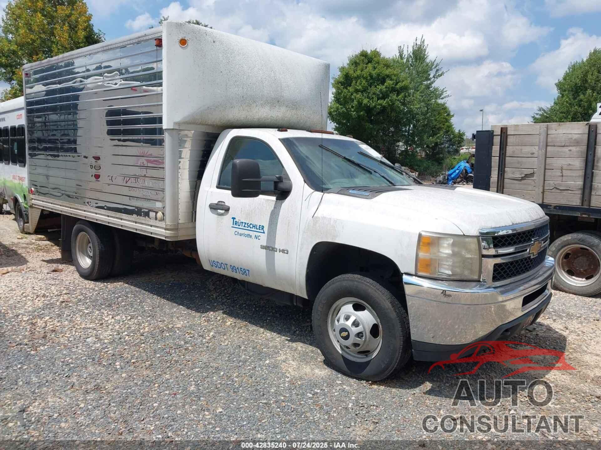 CHEVROLET SILVERADO 3500HD CHASSIS 2011 - 1GB3CZCL1BF108386