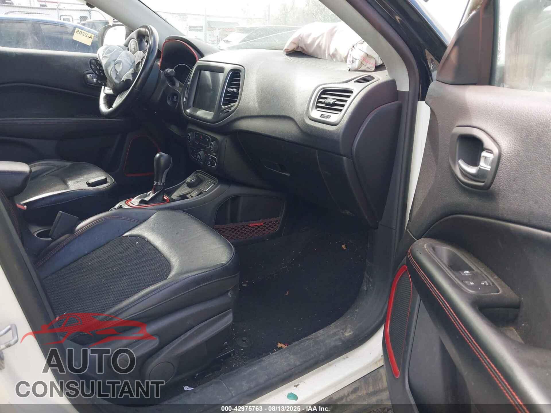 JEEP COMPASS 2019 - 3C4NJDDB3KT671092
