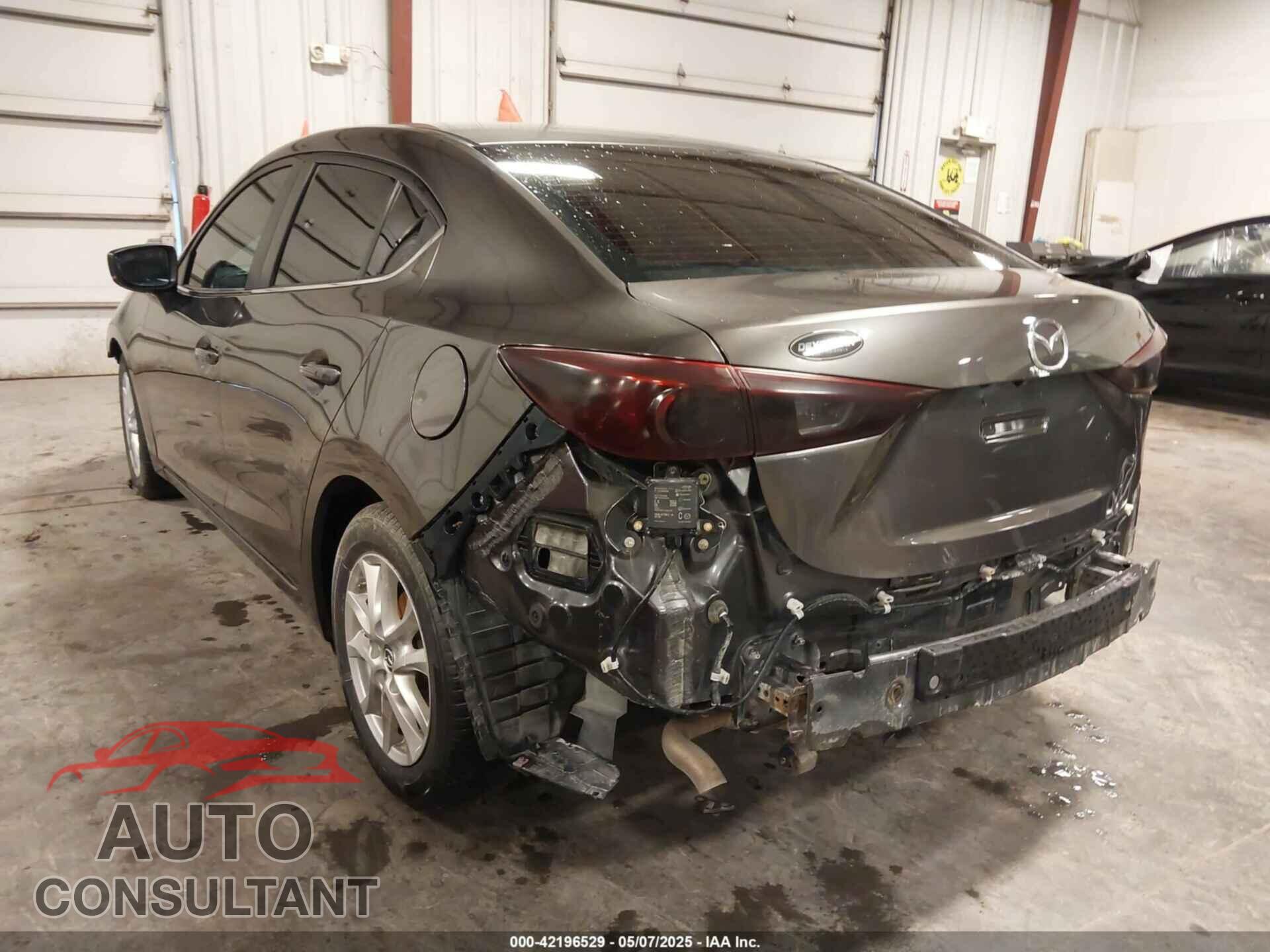 MAZDA MAZDA3 2018 - 3MZBN1U75JM186184