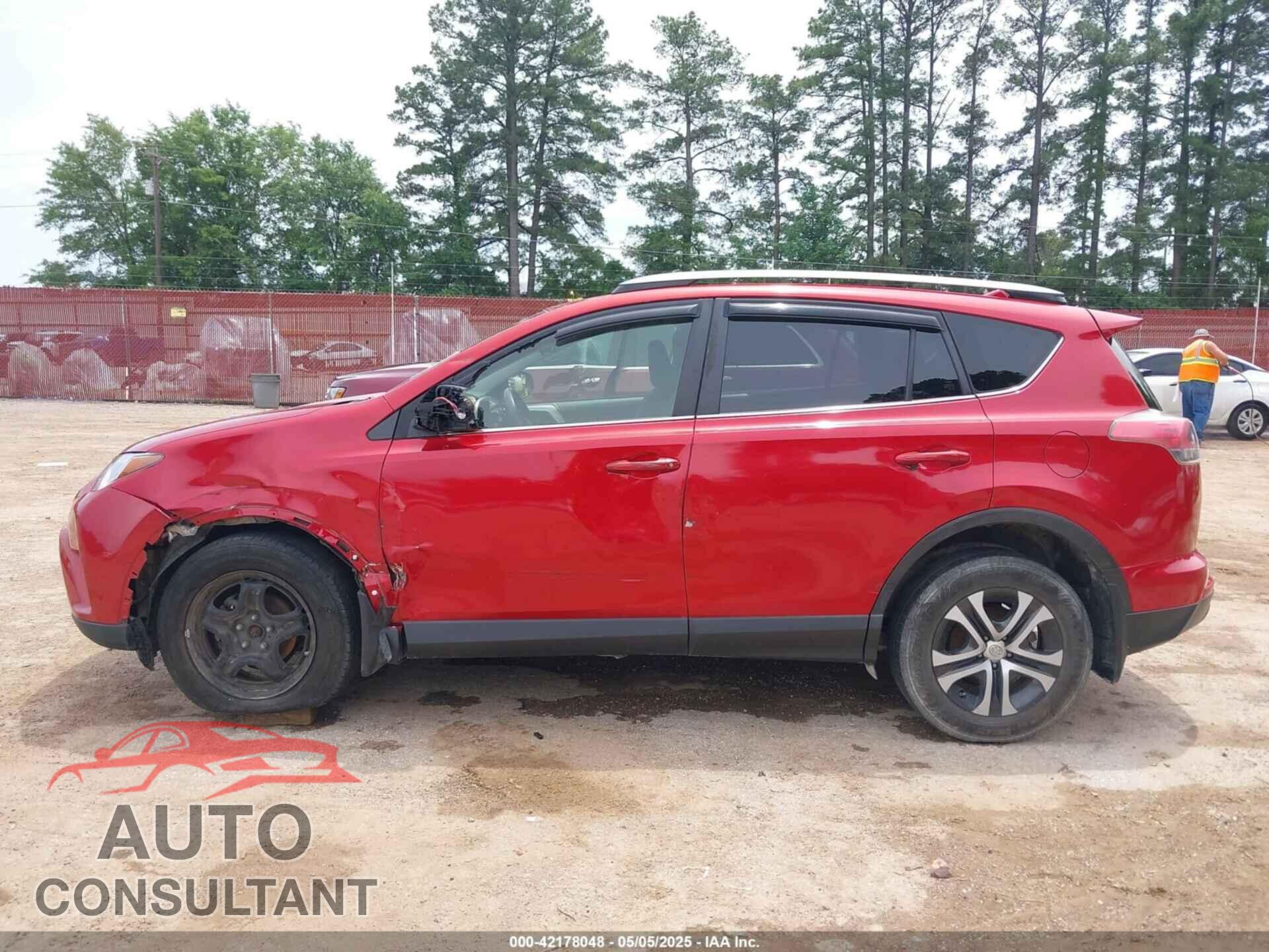 TOYOTA RAV4 2017 - JTMBFREV8HJ145776