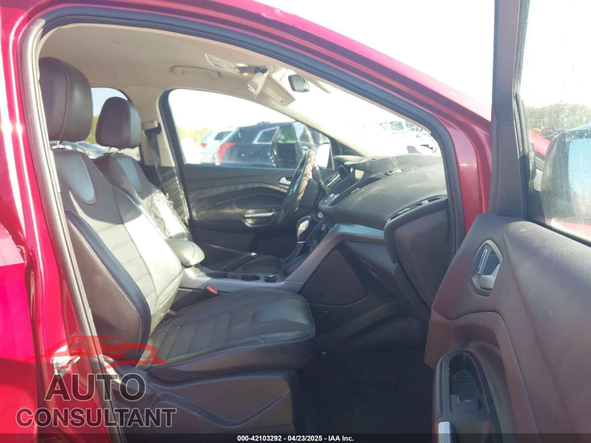 FORD ESCAPE 2015 - 1FMCU9G91FUC02837