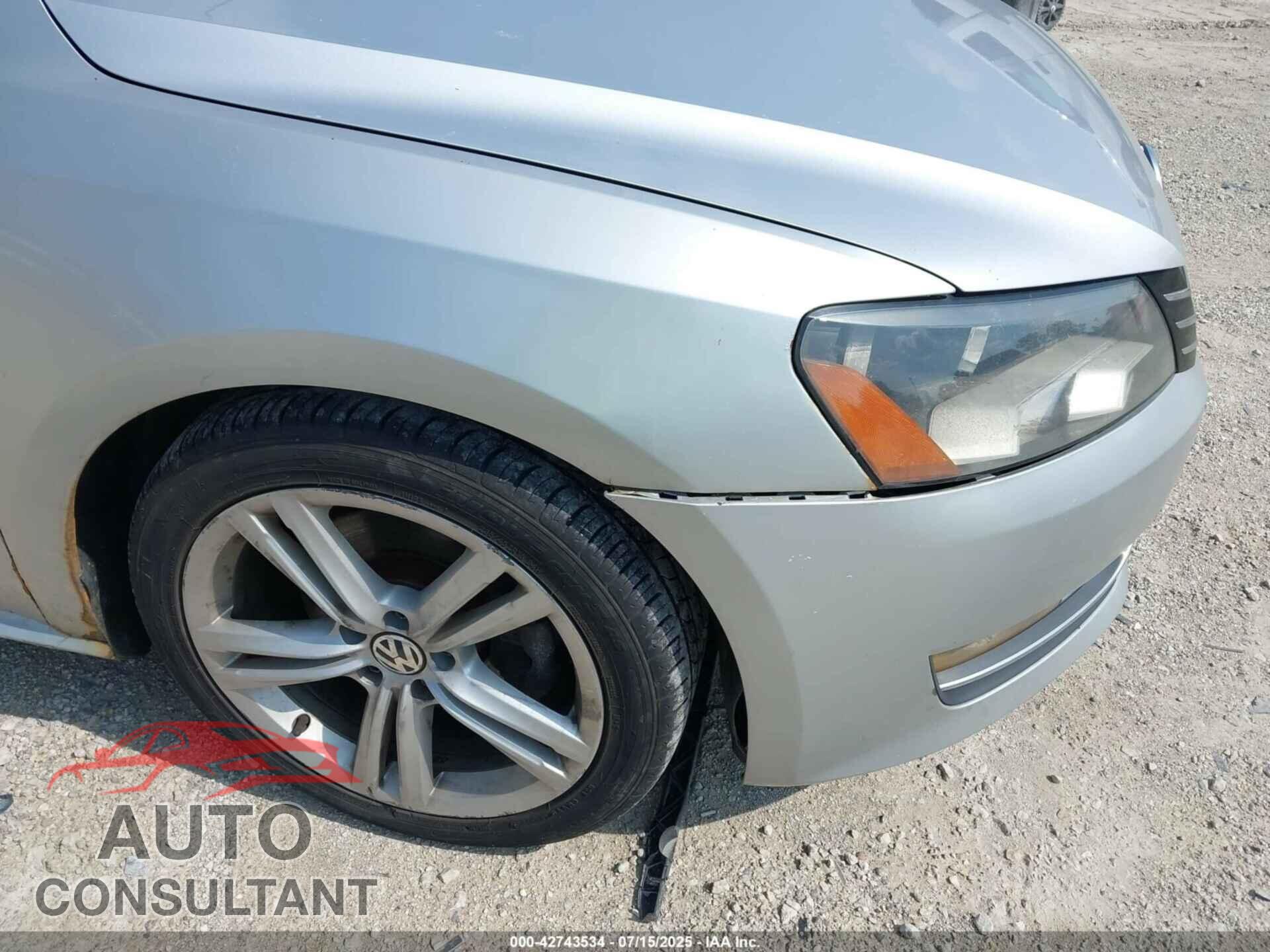 VOLKSWAGEN PASSAT 2013 - 1VWBM7A34DC101512
