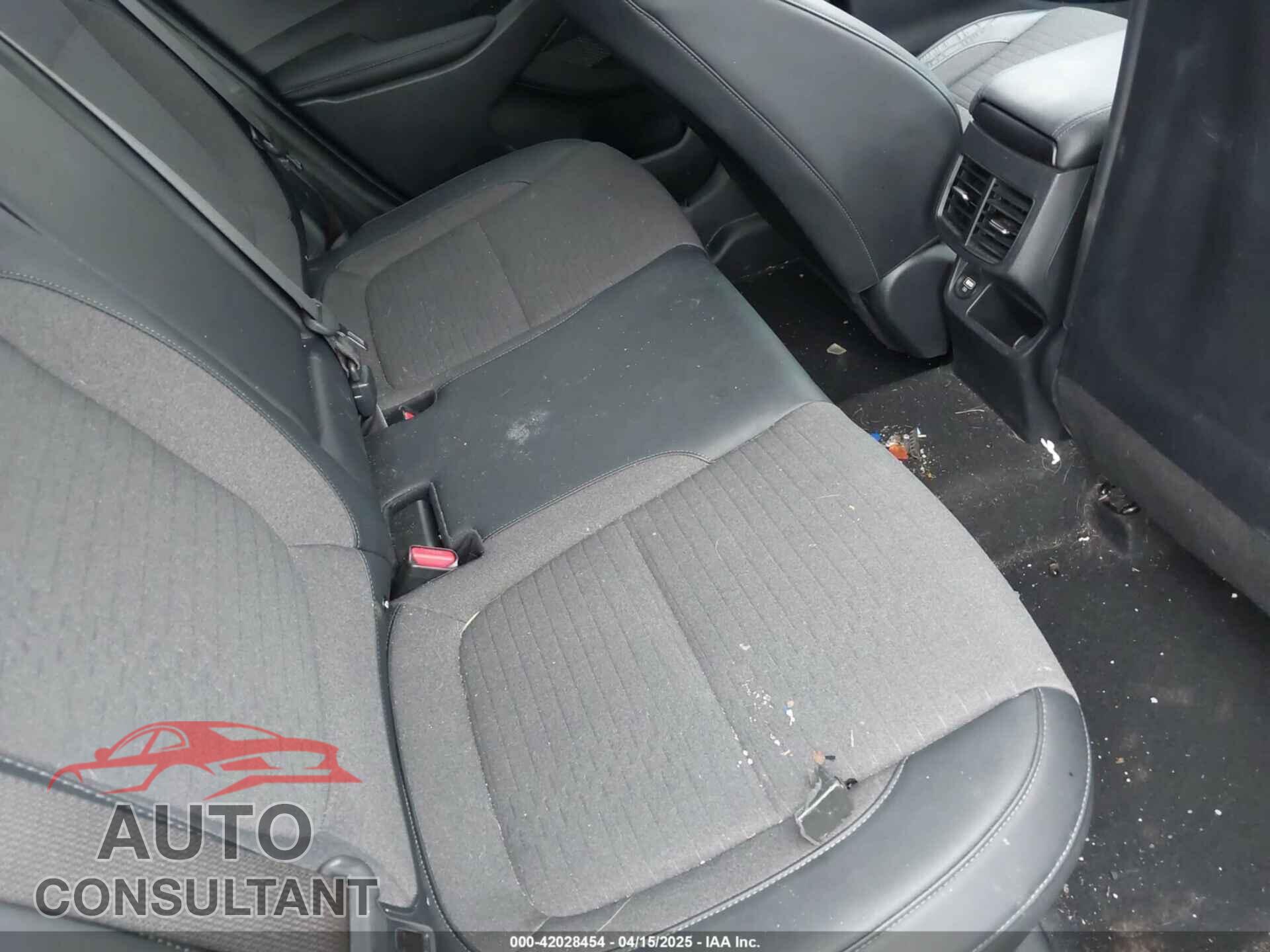 KIA SELTOS 2023 - KNDEUCA27P7348312
