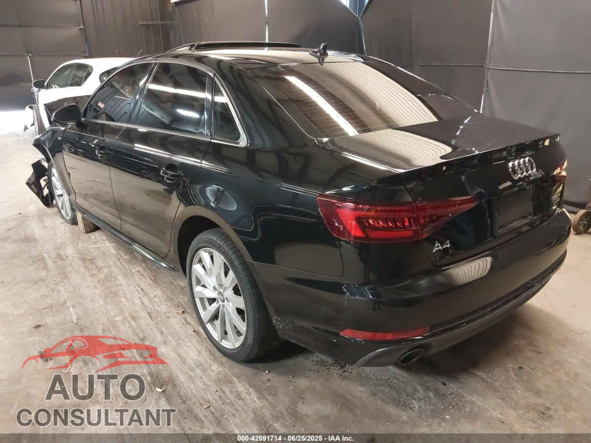 AUDI A4 2018 - WAUDNAF47JA092056
