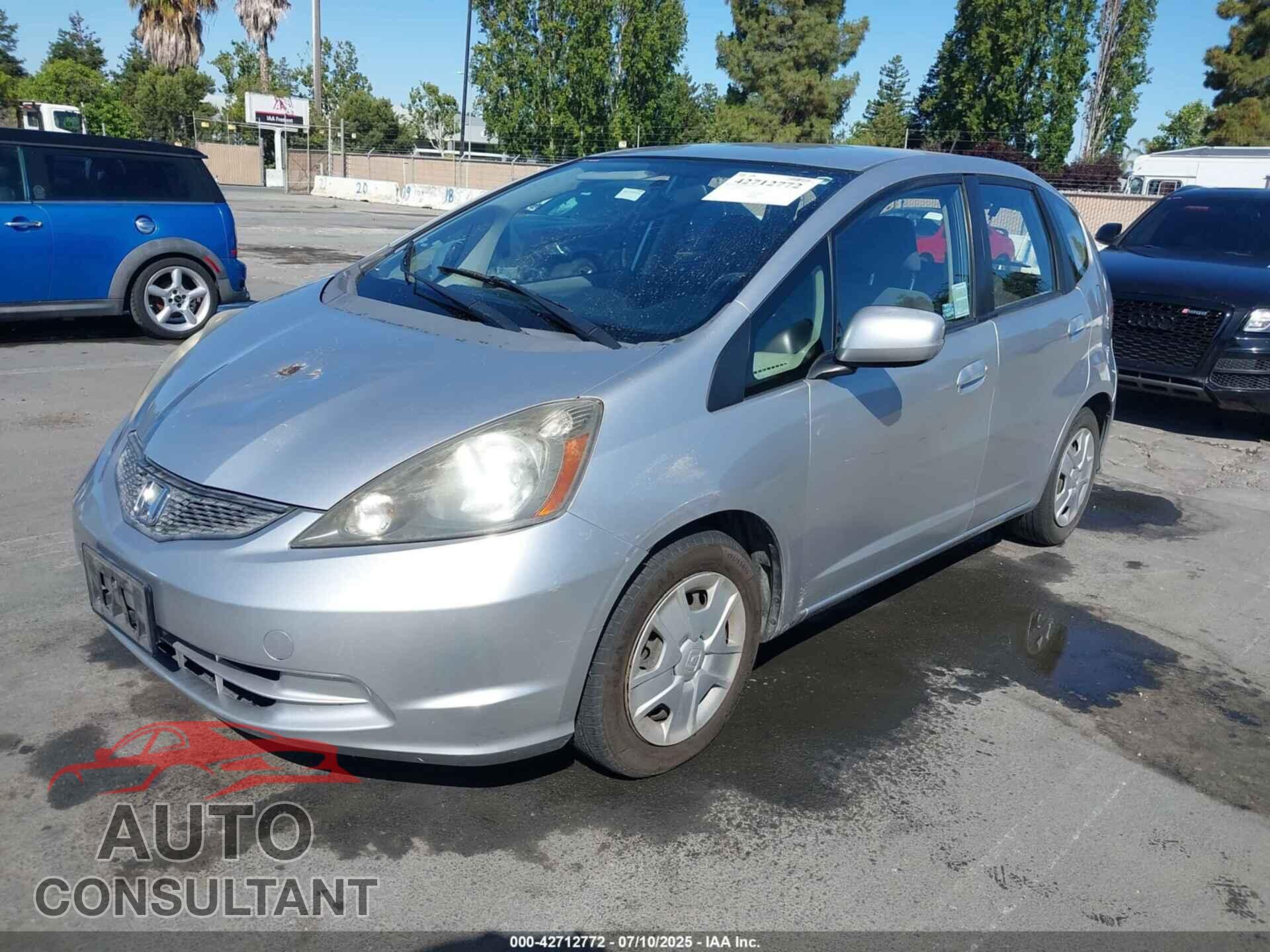 HONDA FIT 2013 - JHMGE8H36DC079237