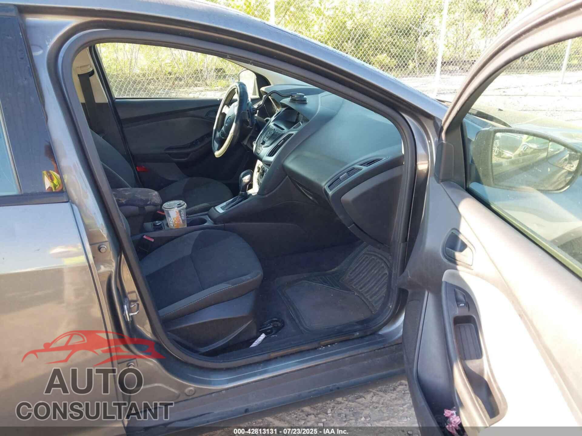 FORD FOCUS 2012 - 1FAHP3K22CL333176
