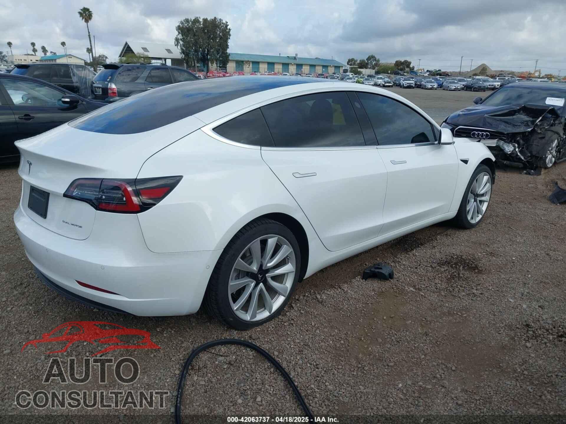 TESLA MODEL 3 2019 - 5YJ3E1EBXKF512710