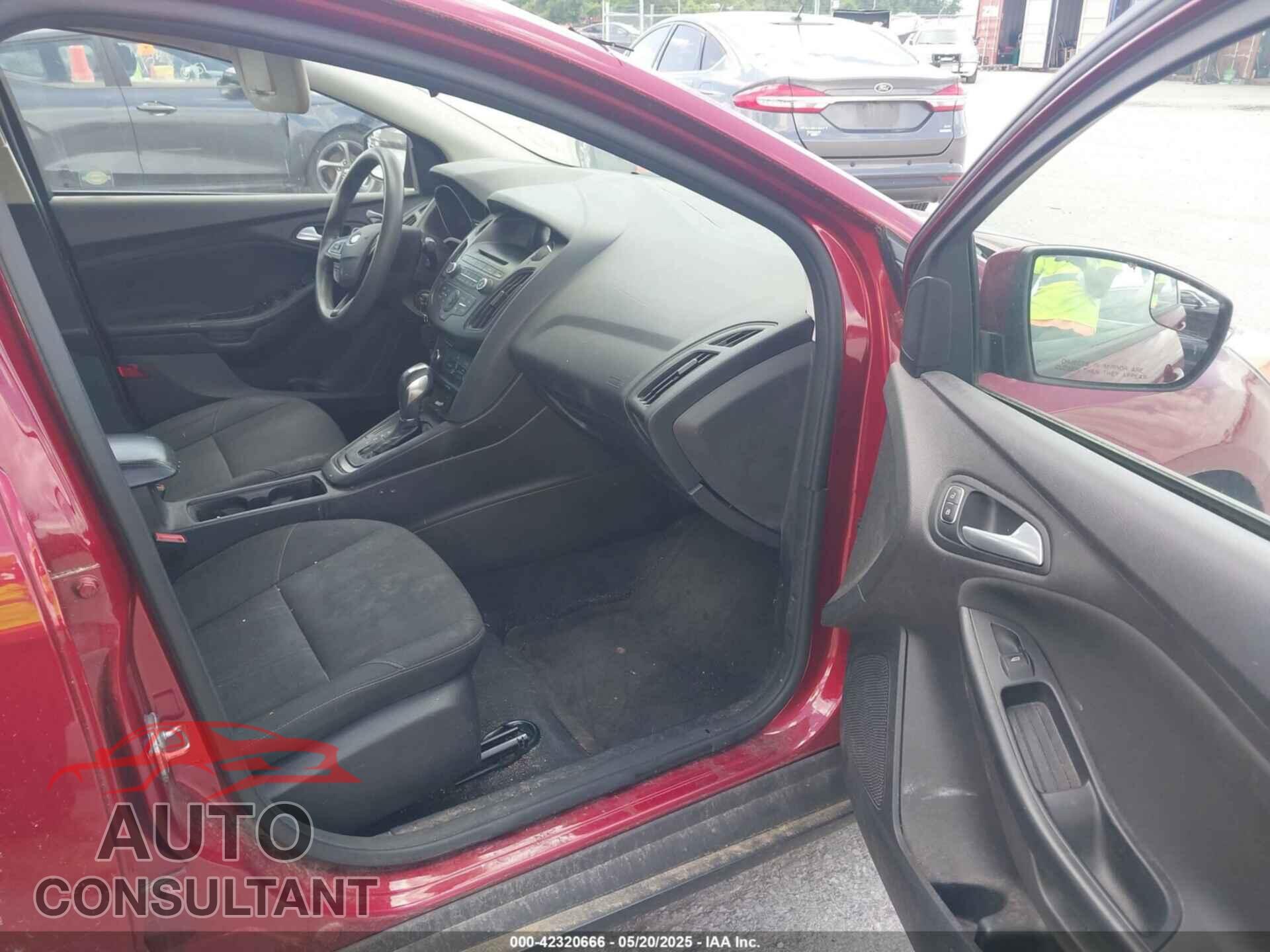 FORD FOCUS 2015 - 1FADP3F27FL224094
