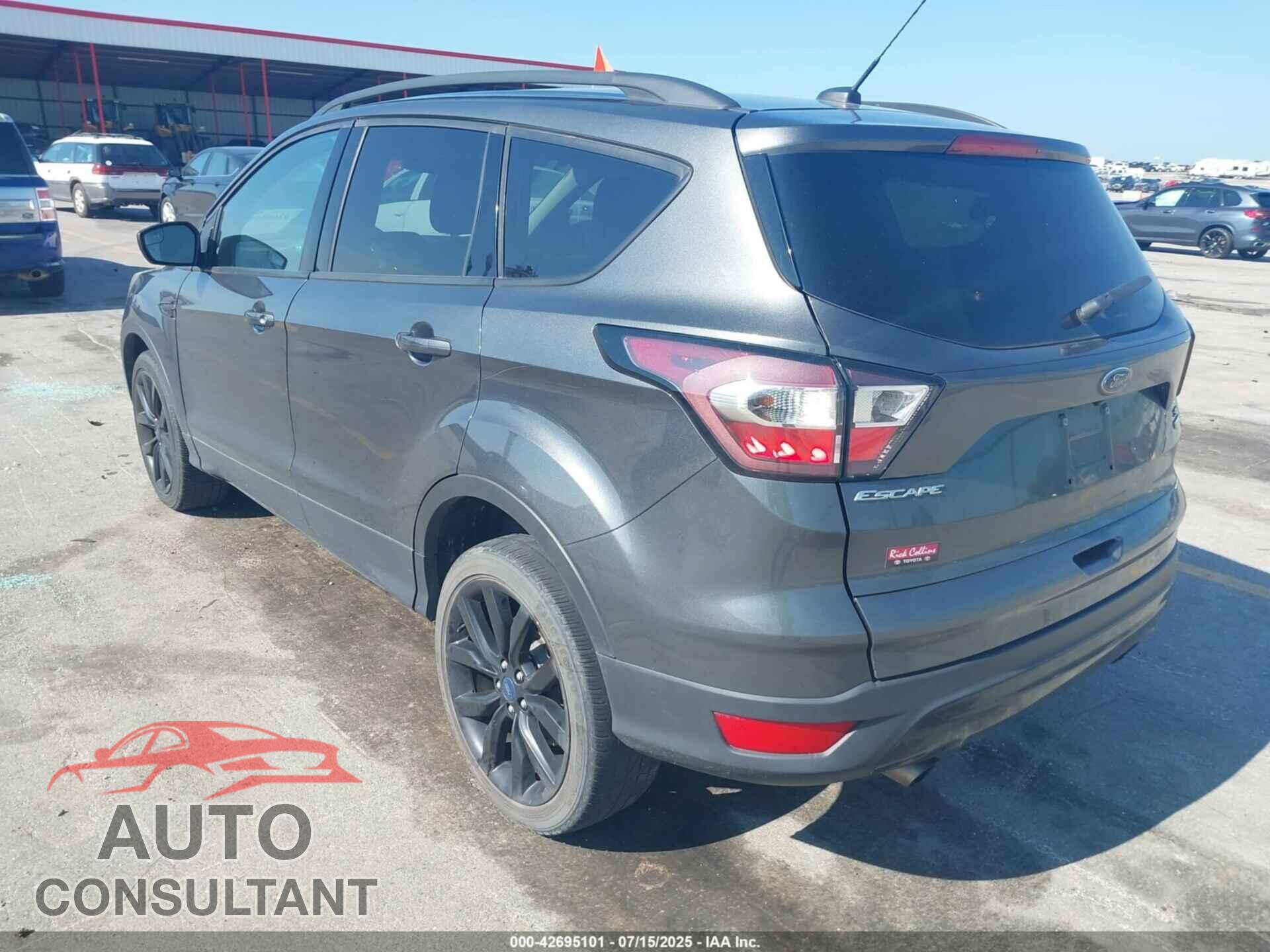 FORD ESCAPE 2017 - 1FMCU9GD0HUC78850