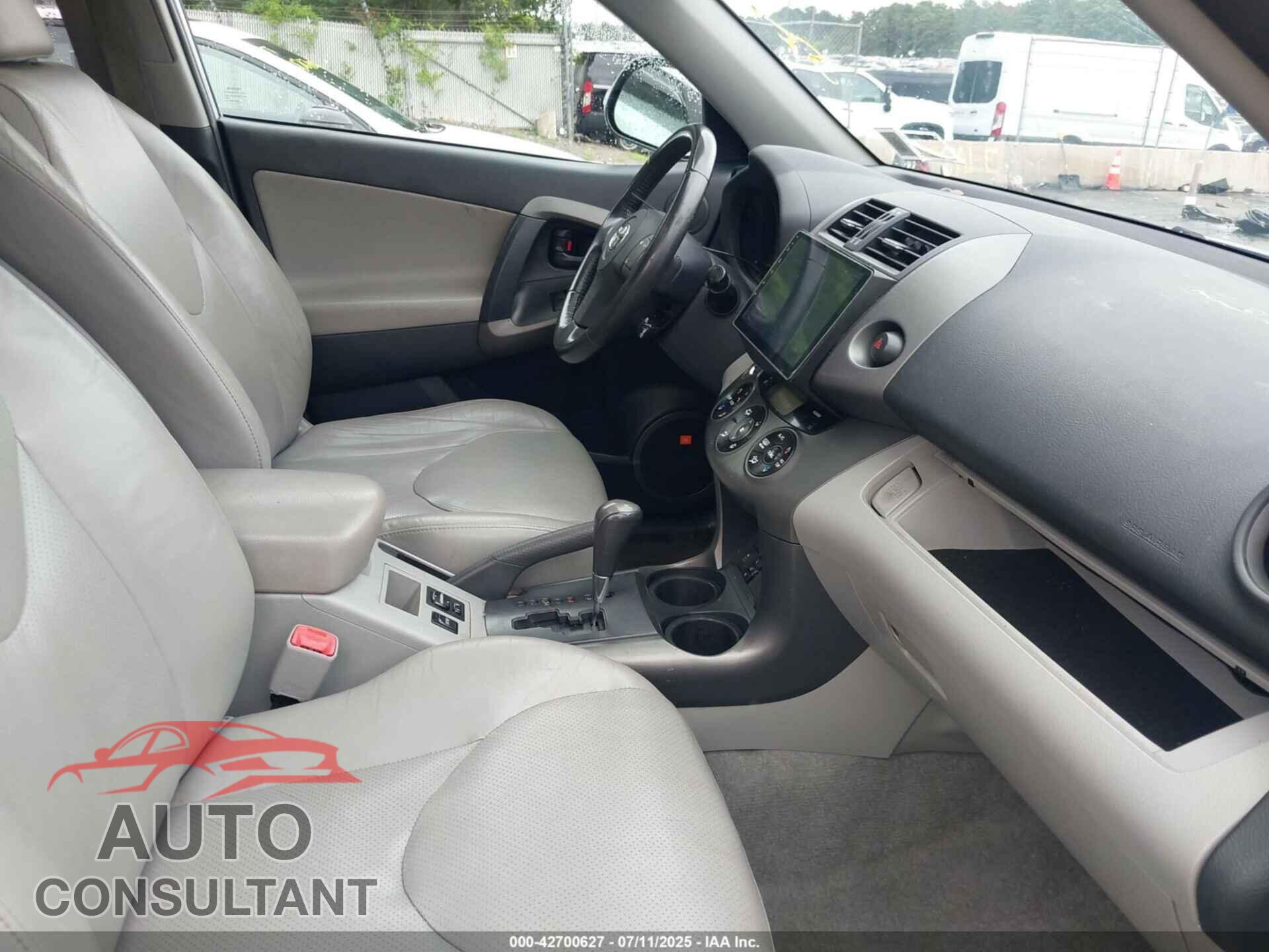 TOYOTA RAV4 2011 - 2T3DF4DV1BW106243