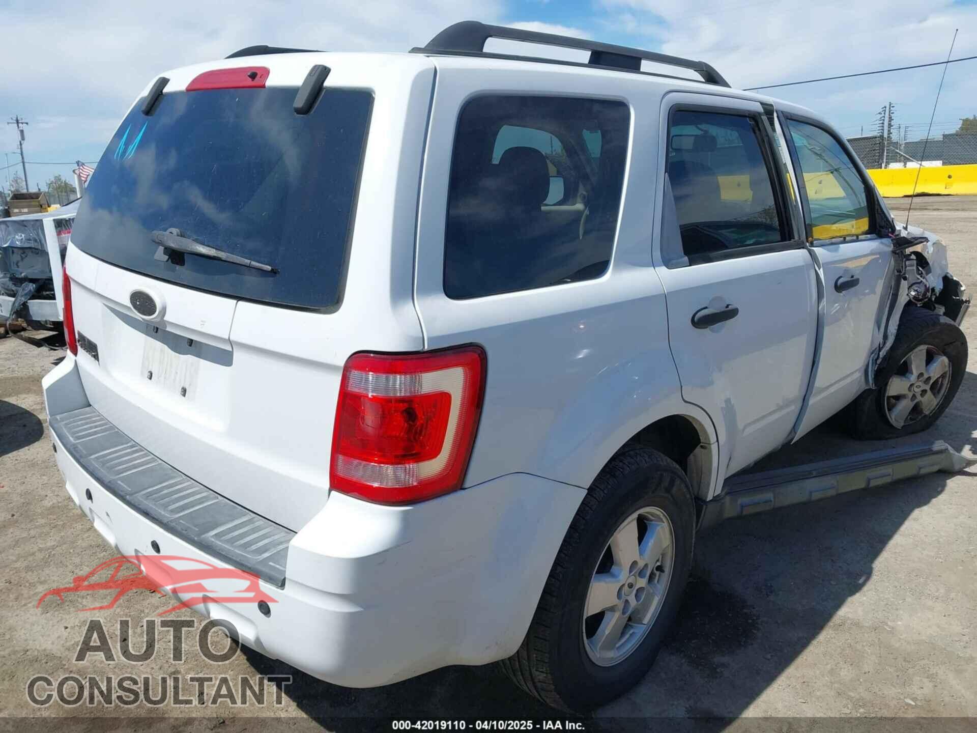 FORD ESCAPE 2008 - 1FMCU03118KB84138
