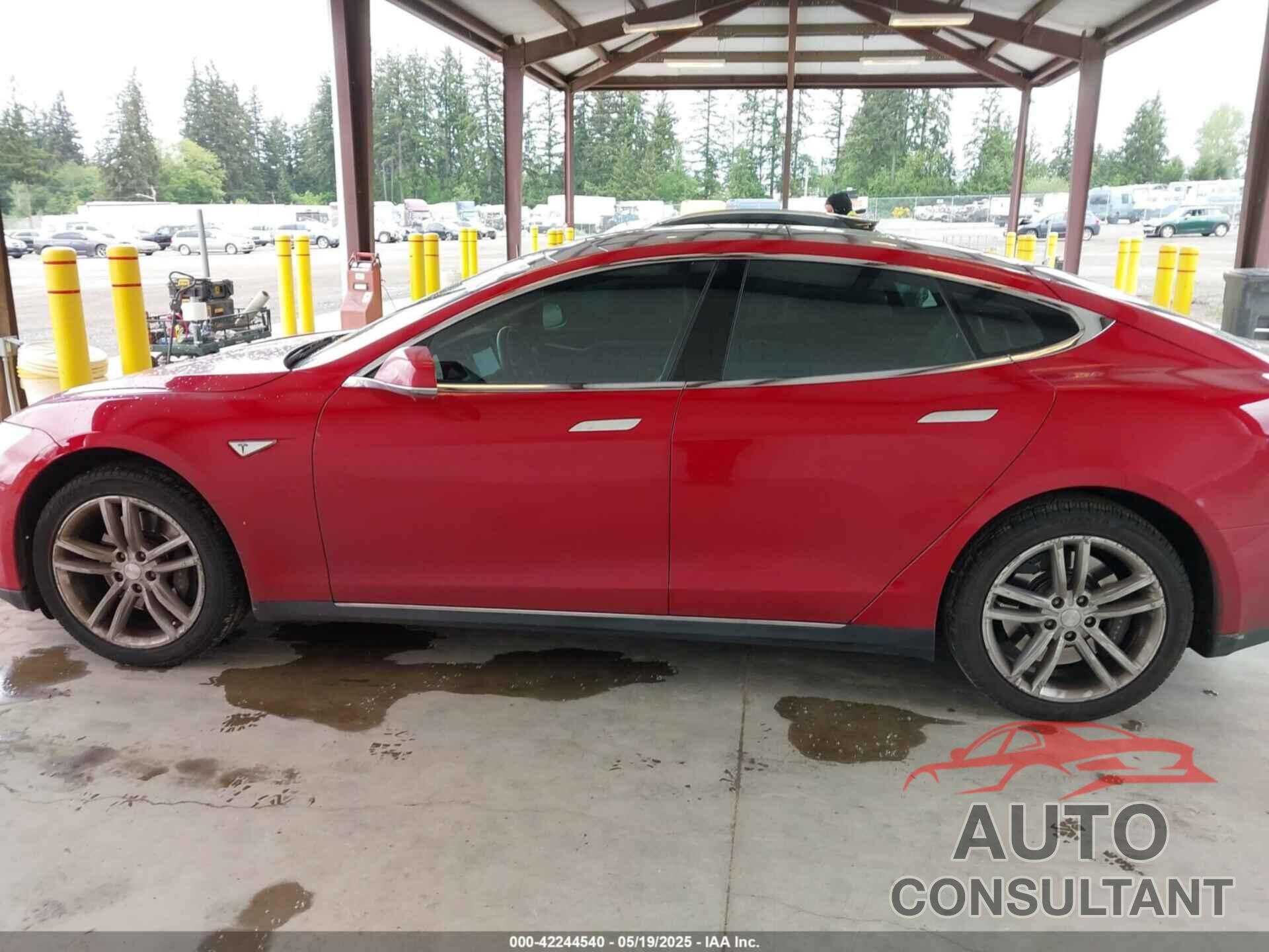 TESLA MODEL S 2013 - 5YJSA1CN7DFP26996