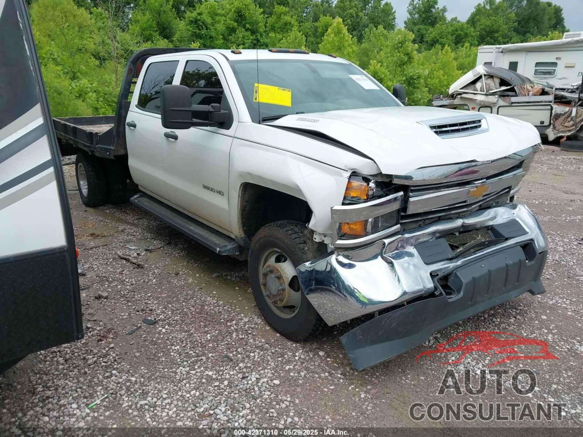 CHEVROLET SILVERADO 3500HD CHASSIS 2018 - 1GB4KYCY9JF211731