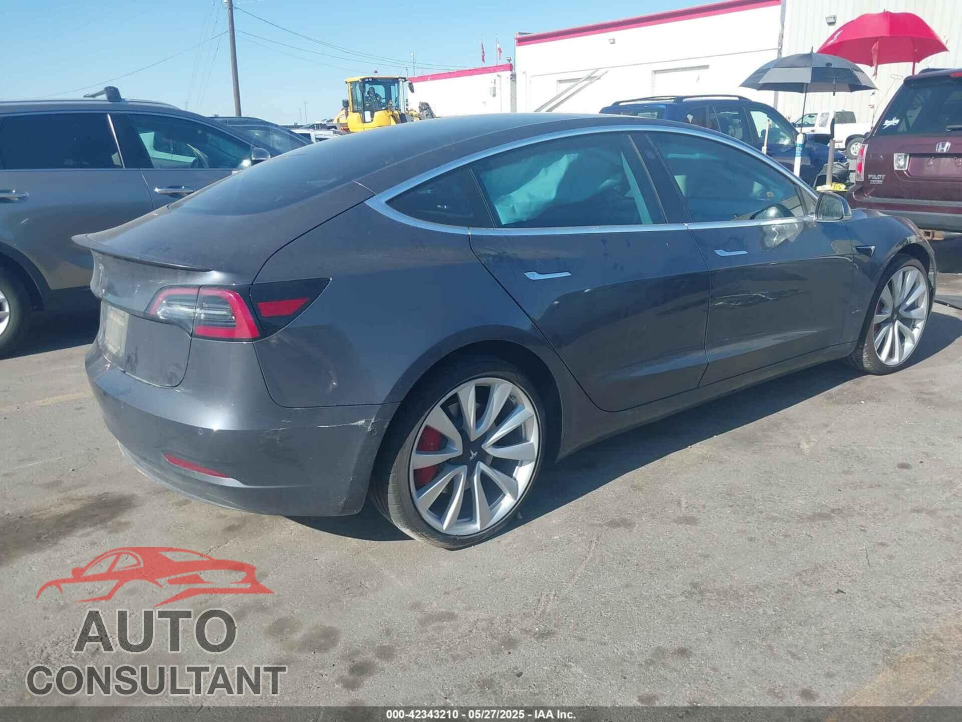 TESLA MODEL 3 2018 - 5YJ3E1EB8JF083257