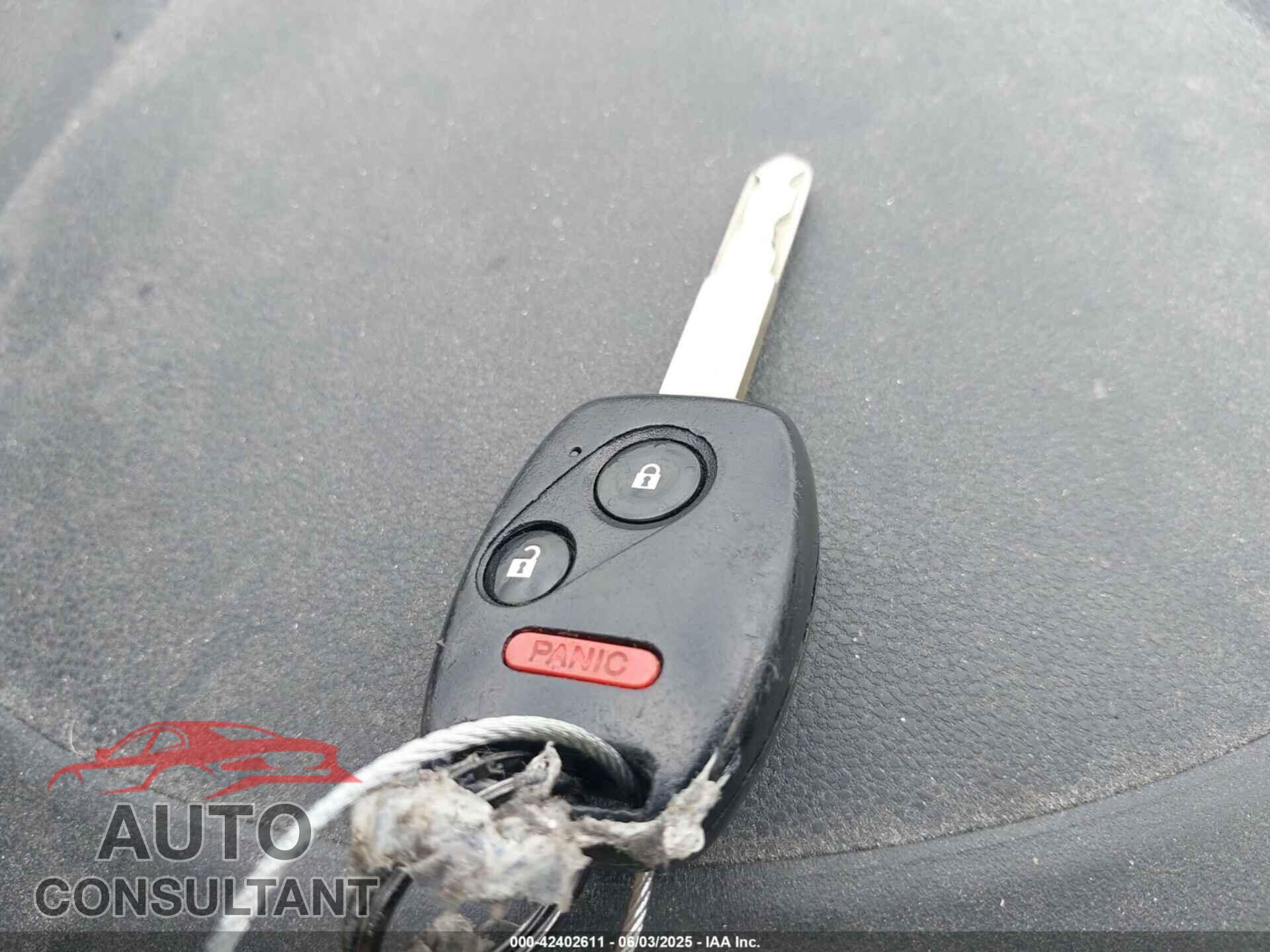 HONDA FIT 2013 - JHMGE8H52DC045216