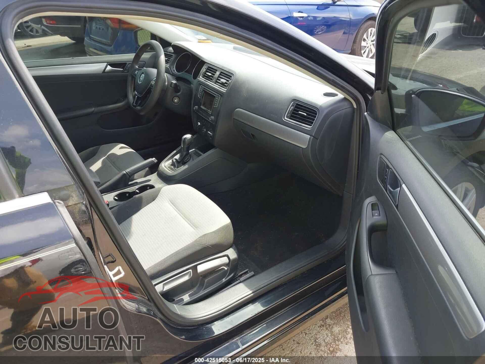 VOLKSWAGEN JETTA 2017 - 3VW2B7AJ6HM214872