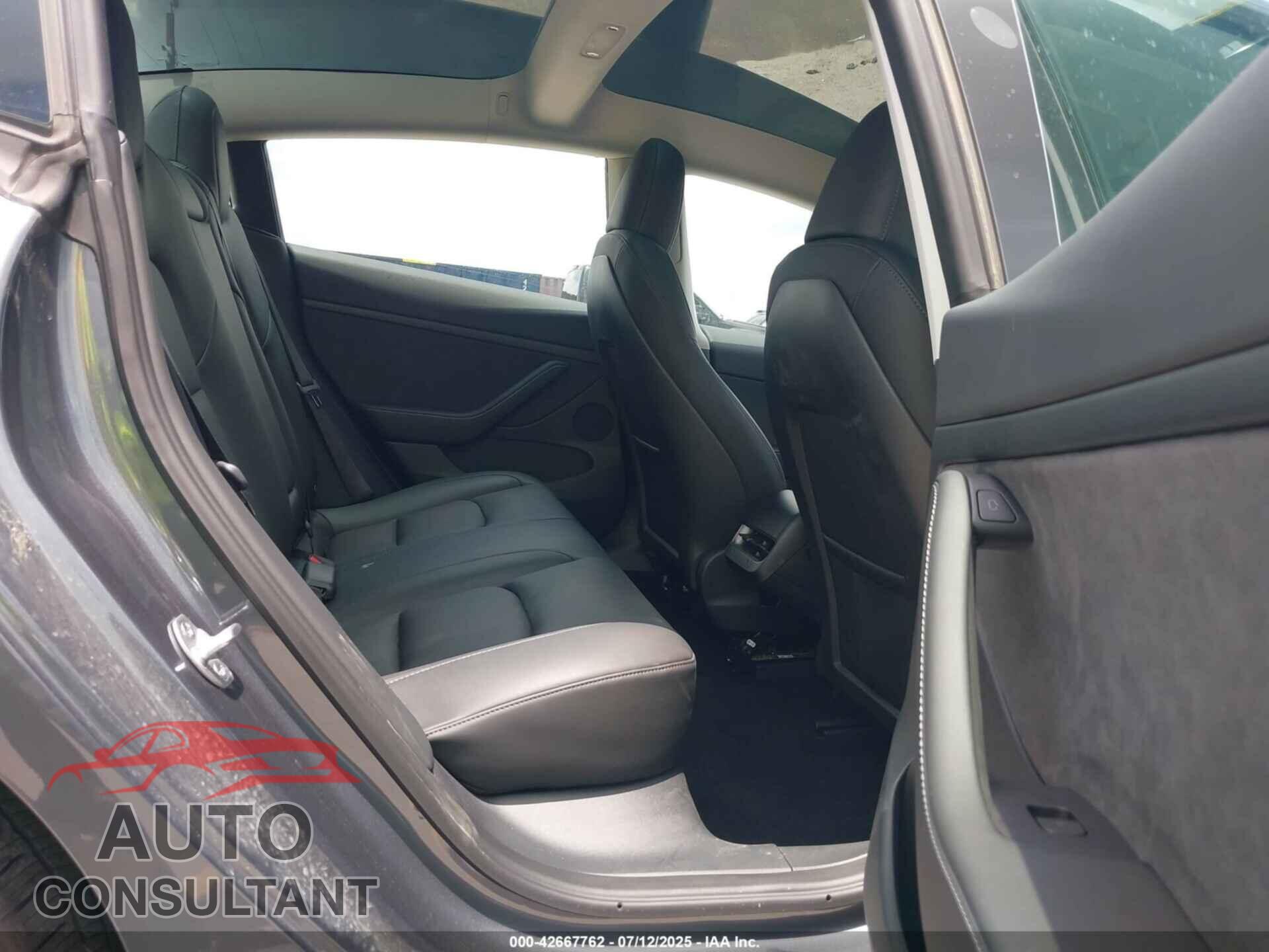 TESLA MODEL 3 2023 - 5YJ3E1EA3PF668182